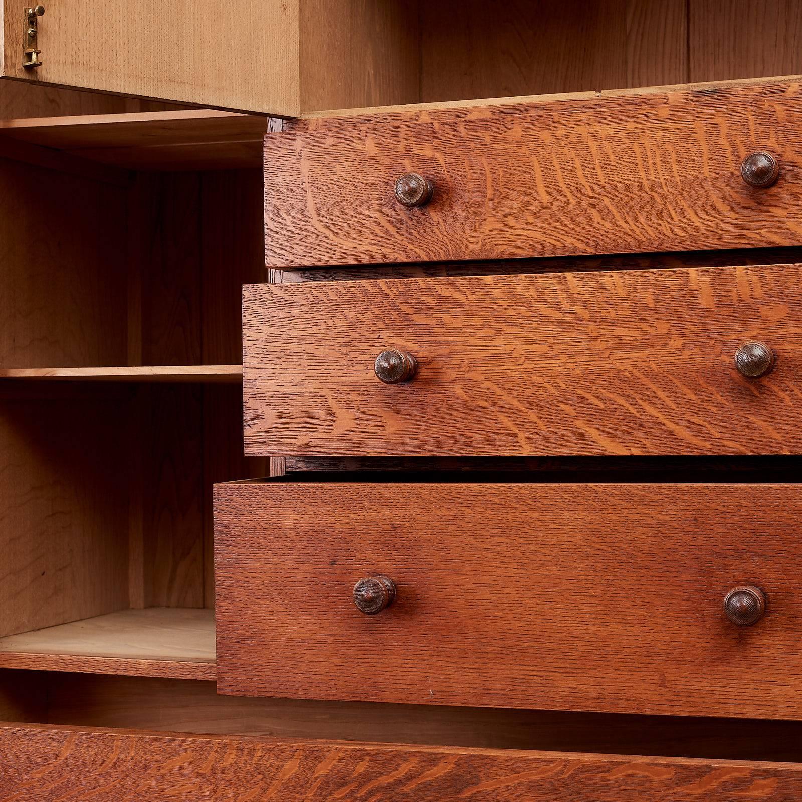 Arts and Crafts Oak Chest of Drawers 5