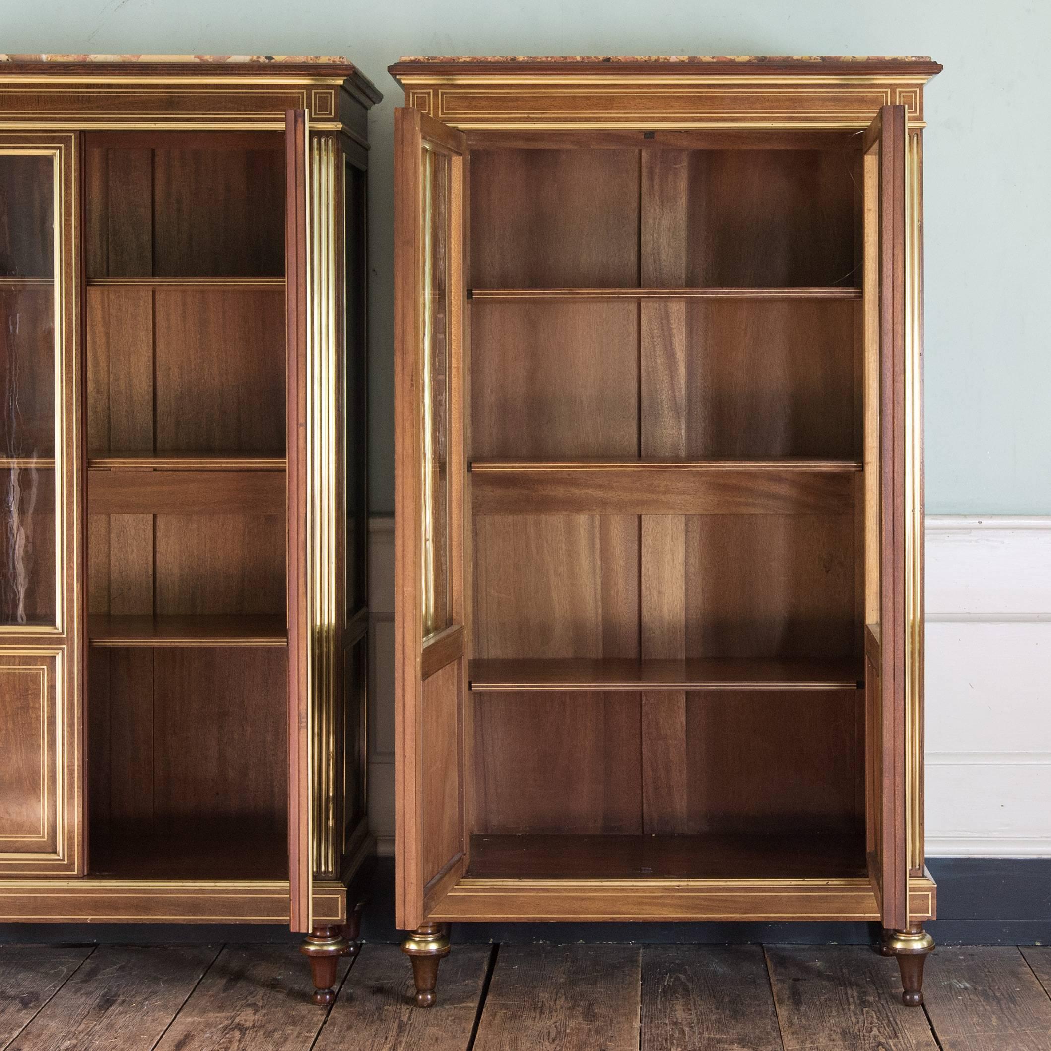 Pair of French Mahogany Vitrines In Good Condition In London, GB