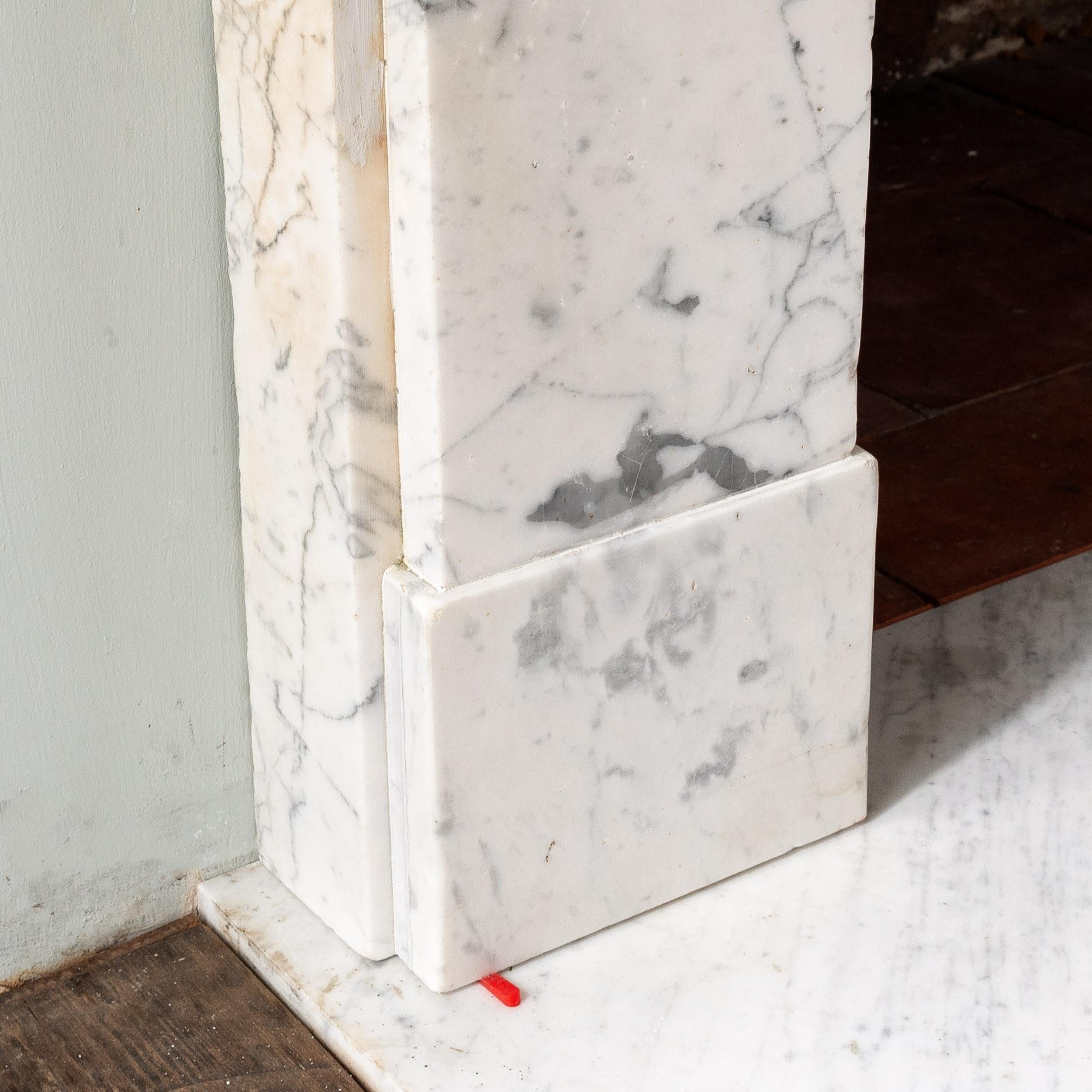 Nineteenth Century Regency Carrara Marble Bullseye Fireplace For Sale 4