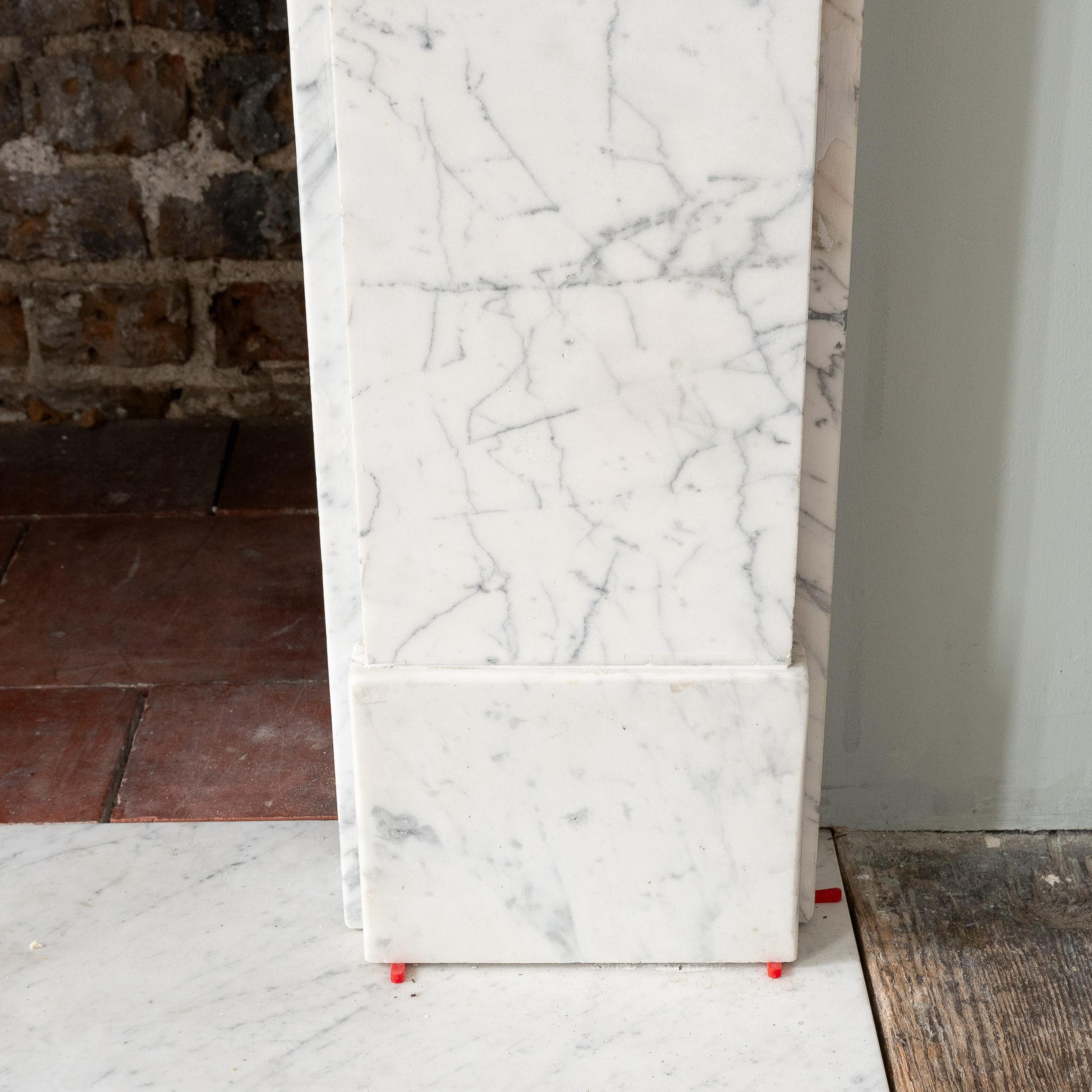 Nineteenth Century Regency Carrara Marble Bullseye Fireplace For Sale 5