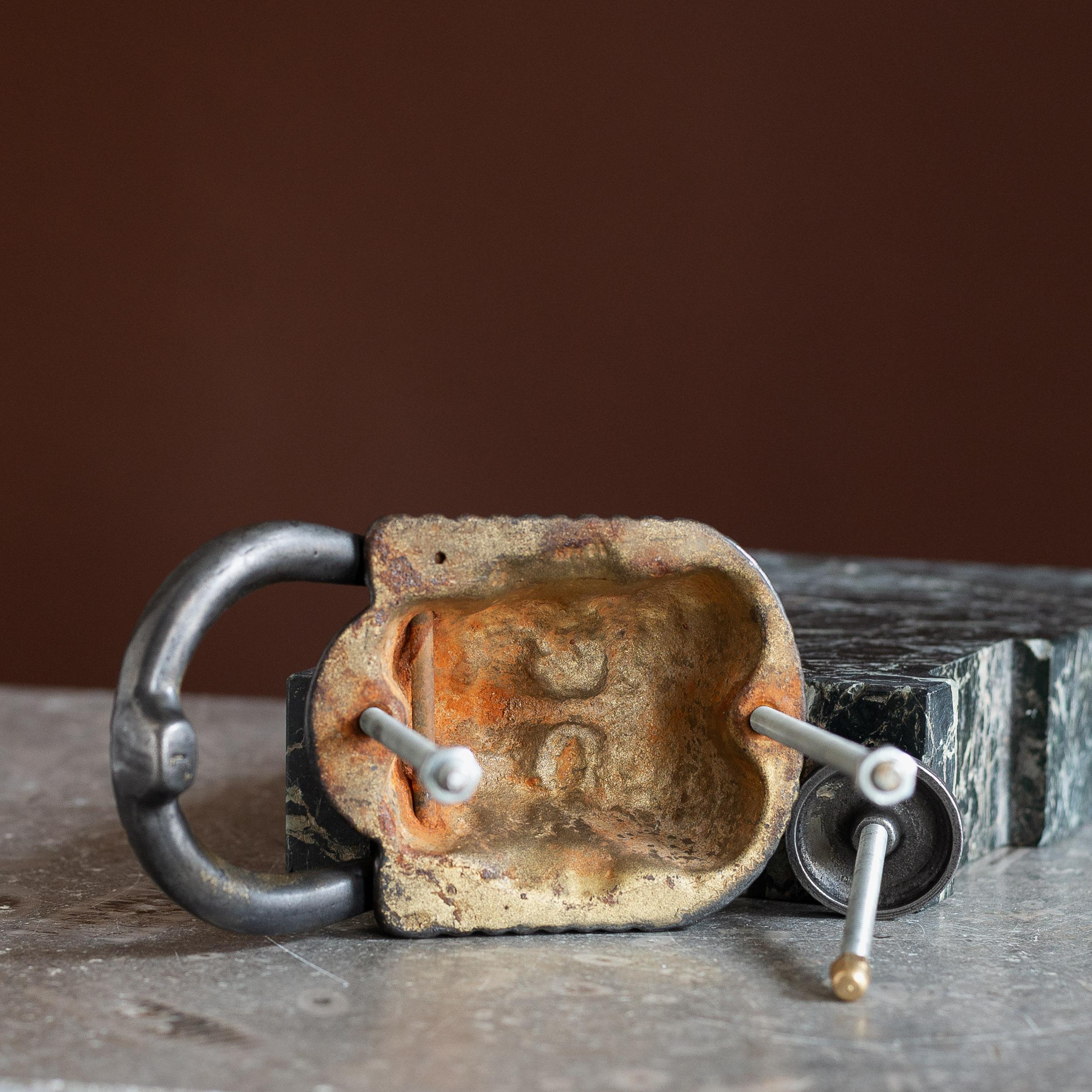 Nineteenth Century Iron Sphinx Door Knocker In Good Condition For Sale In London, GB