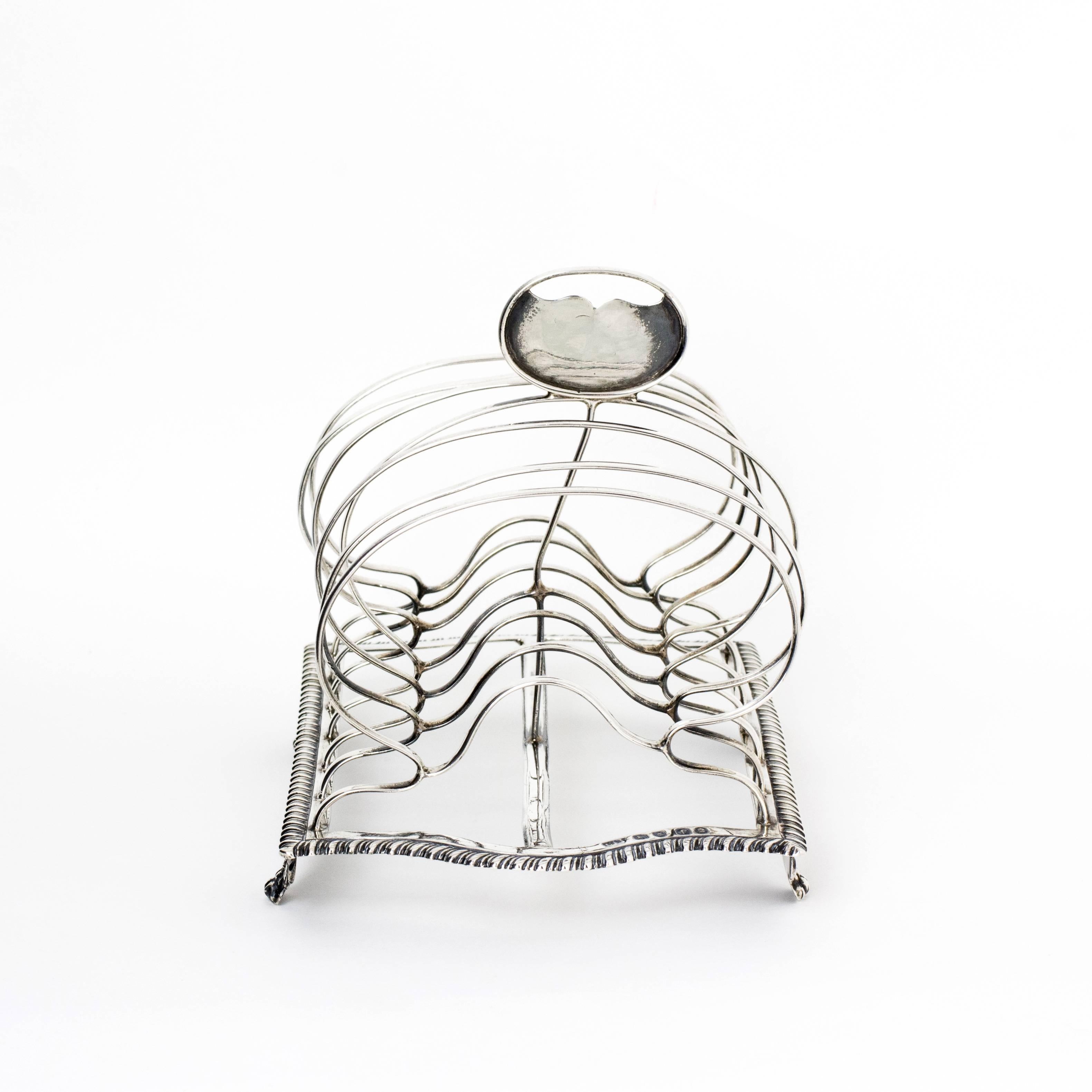 George IV Silver Toast Rack of Good Proportions In Excellent Condition In London, GB
