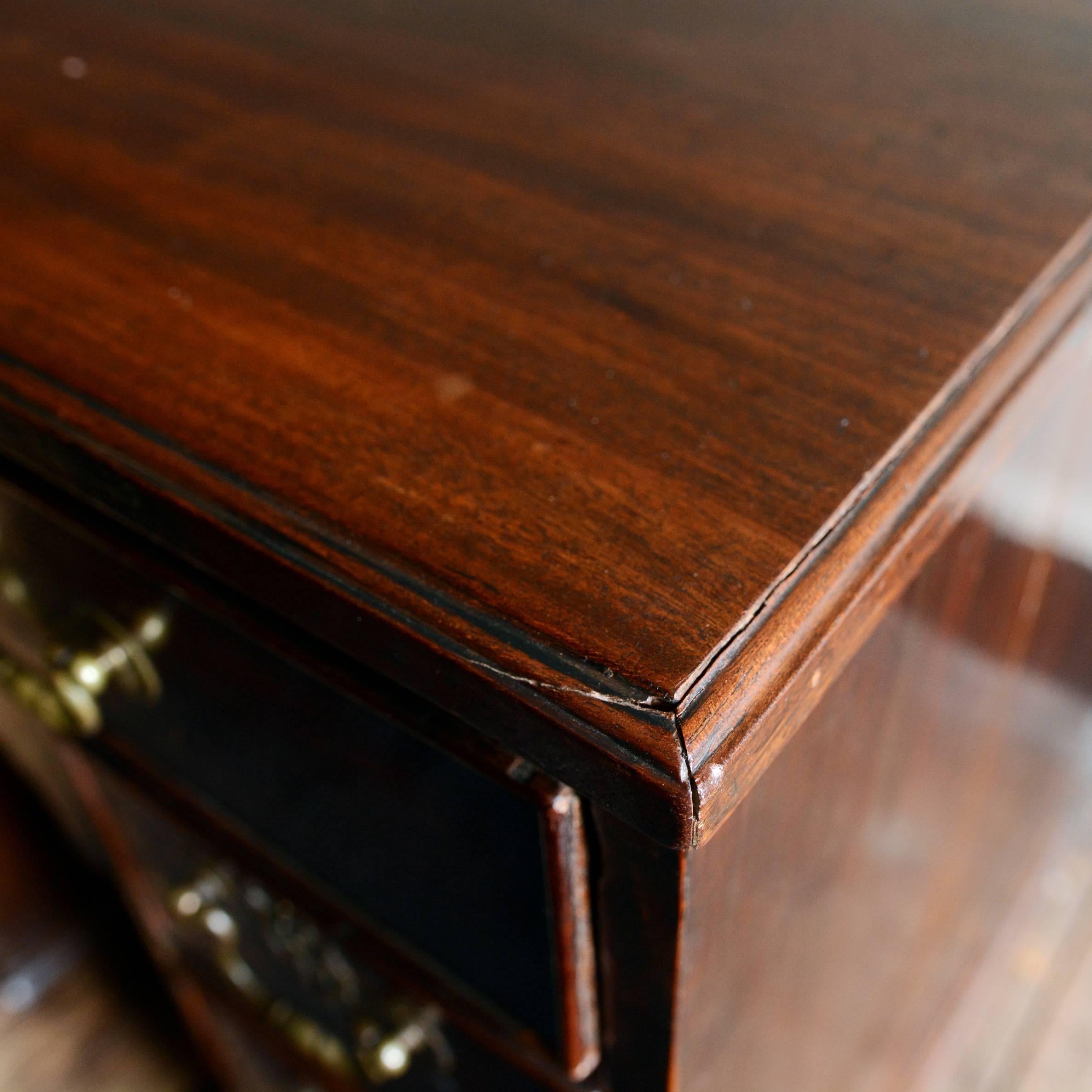 George II Mahogany Kneehole Desk In Good Condition In London, GB