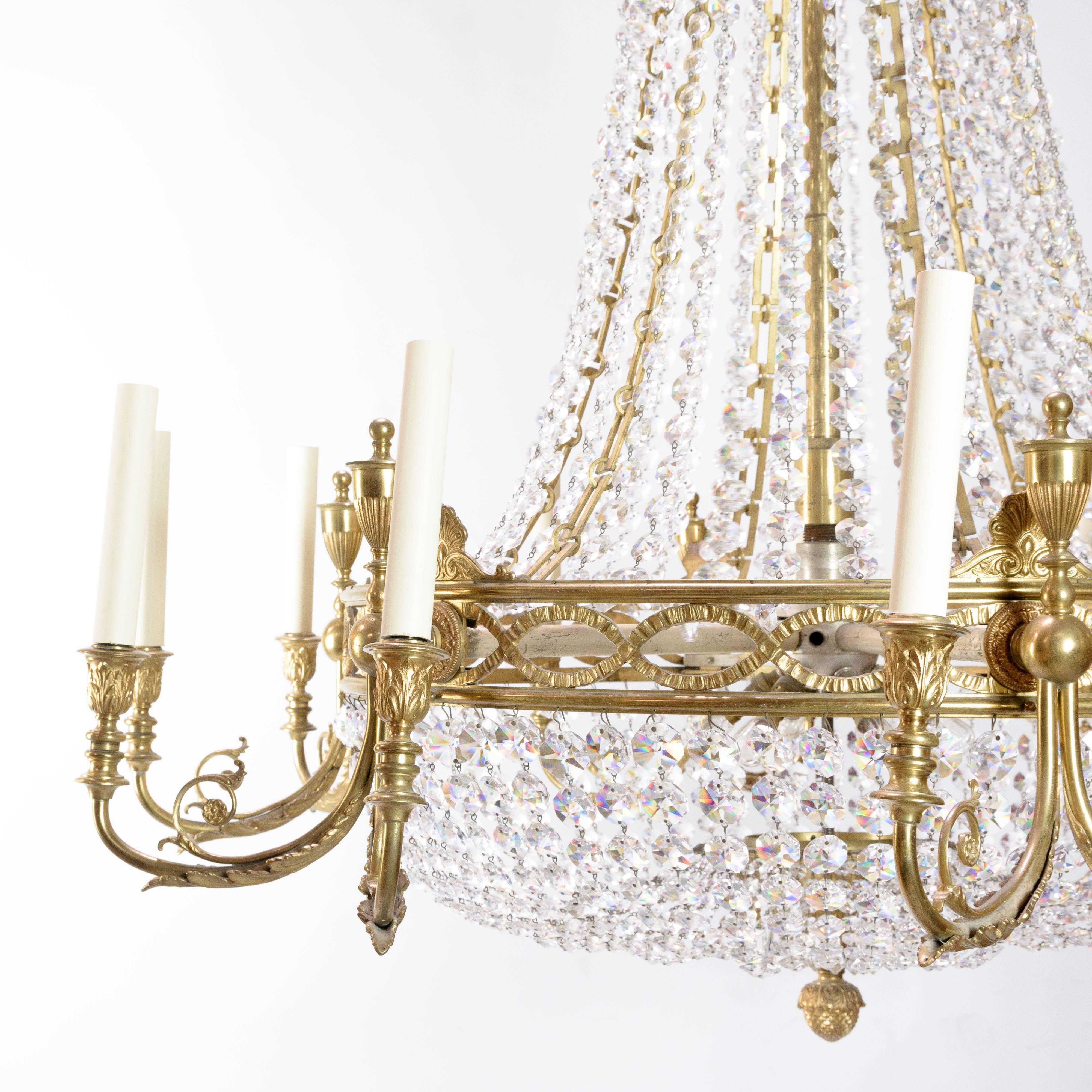 Two Substantial 18th Century Style Chandeliers In Good Condition In London, GB