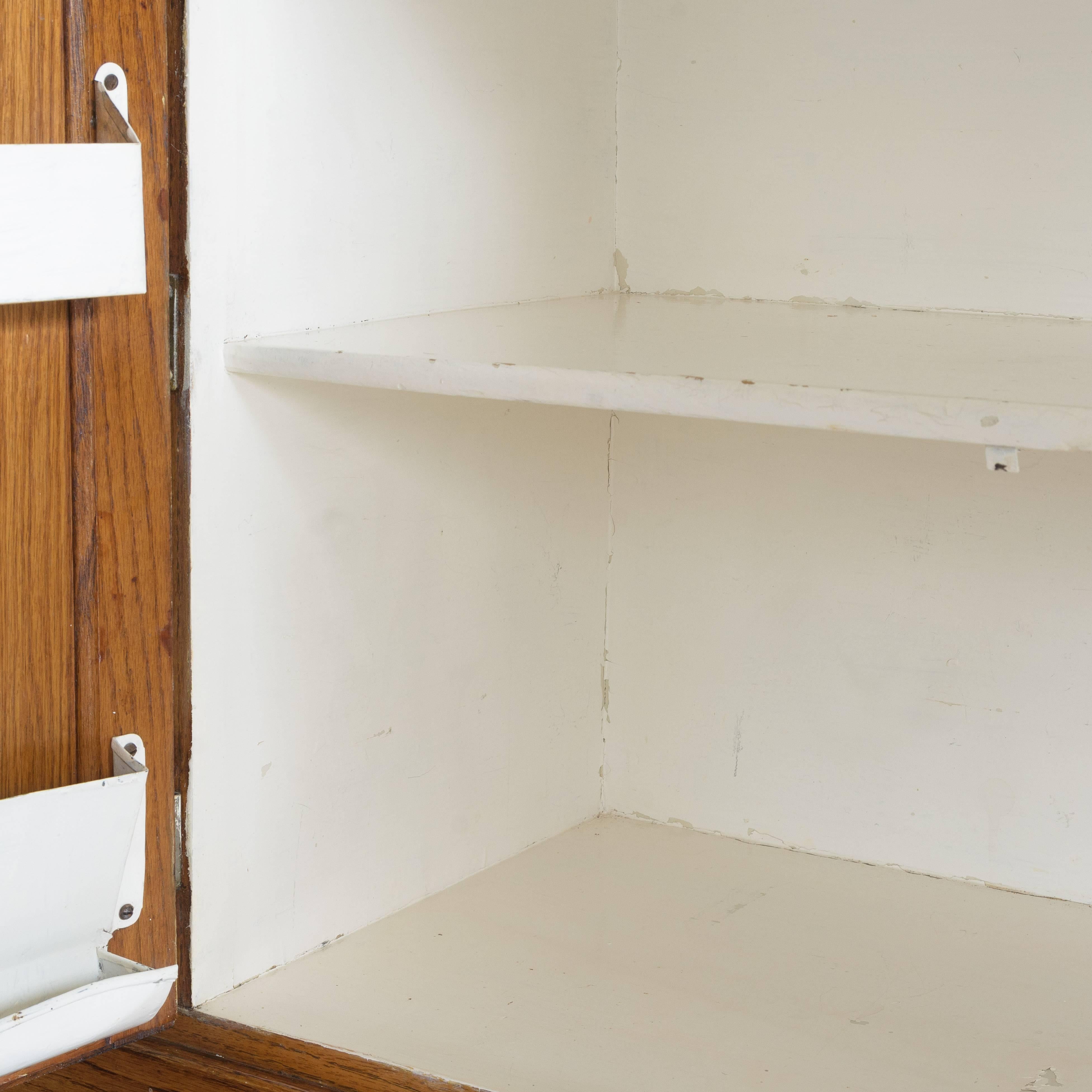 1920s Hoosier Oak Kitchen Cabinet In Good Condition In London, GB