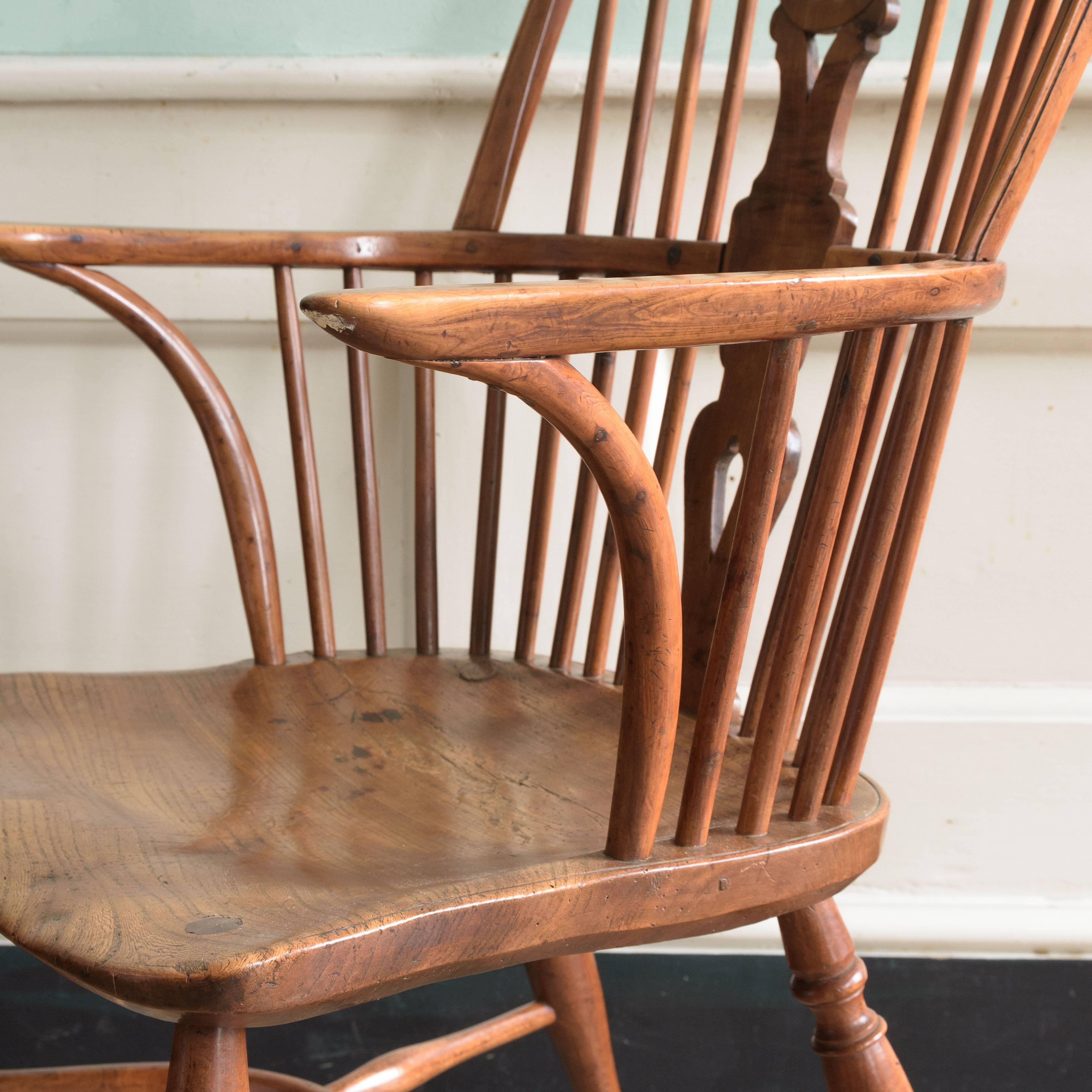 Pair of 19th Century Windsor Chairs 3