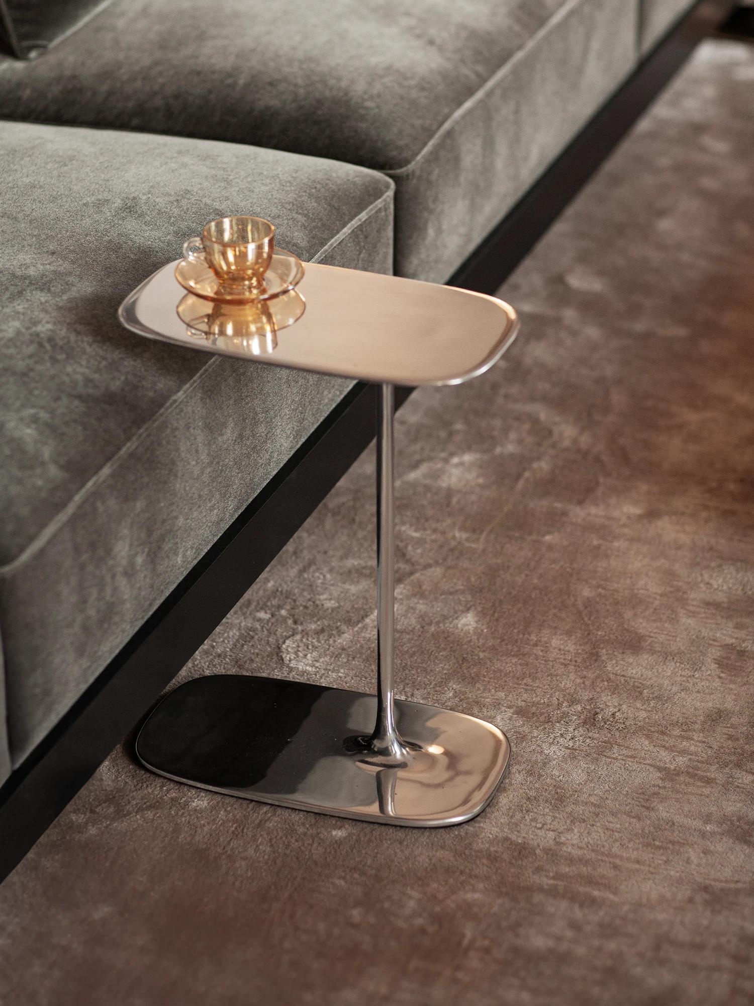 The product is made by sand casting - pouring molten aluminium or brass into sand moulds. Product surface is finished by hand-polishing to desired smoothness (brushed or polished) and treating it (oxidising or ageing) into one of the available