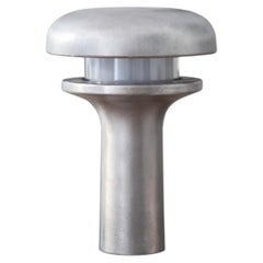 Skulpturale Tischlampe aus strukturiertem Aluminium – handgefertigte moderne Leuchten