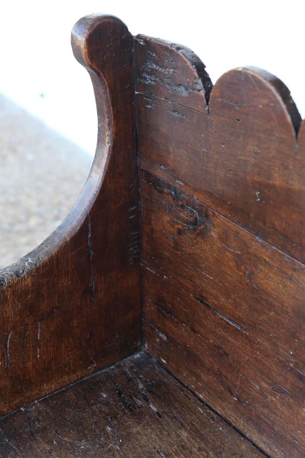 Early 18th Century Italian Chestnut Bench In Excellent Condition In Houston, TX