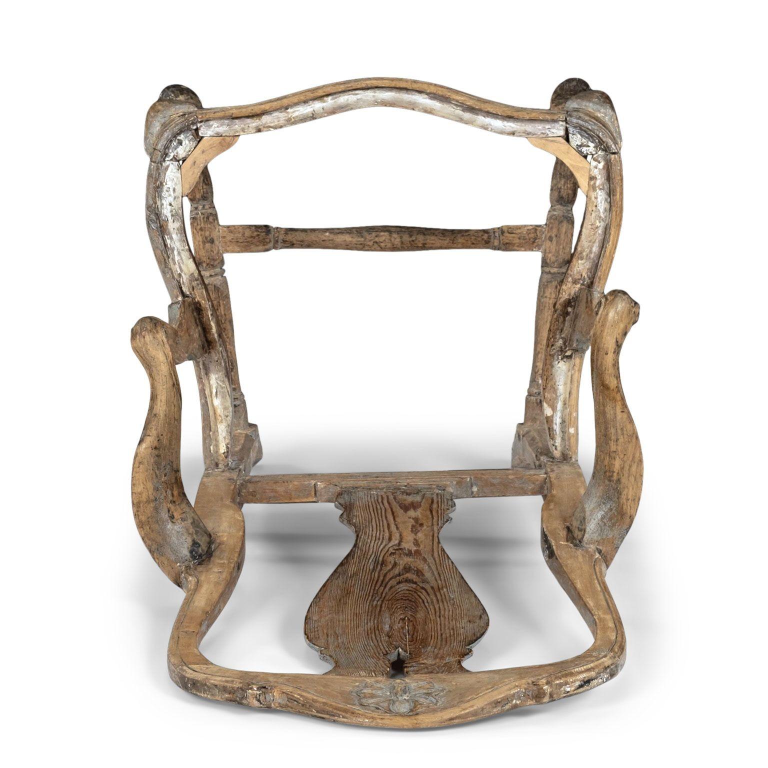 Sillón rococó sueco pintado del siglo XVIII en venta 10