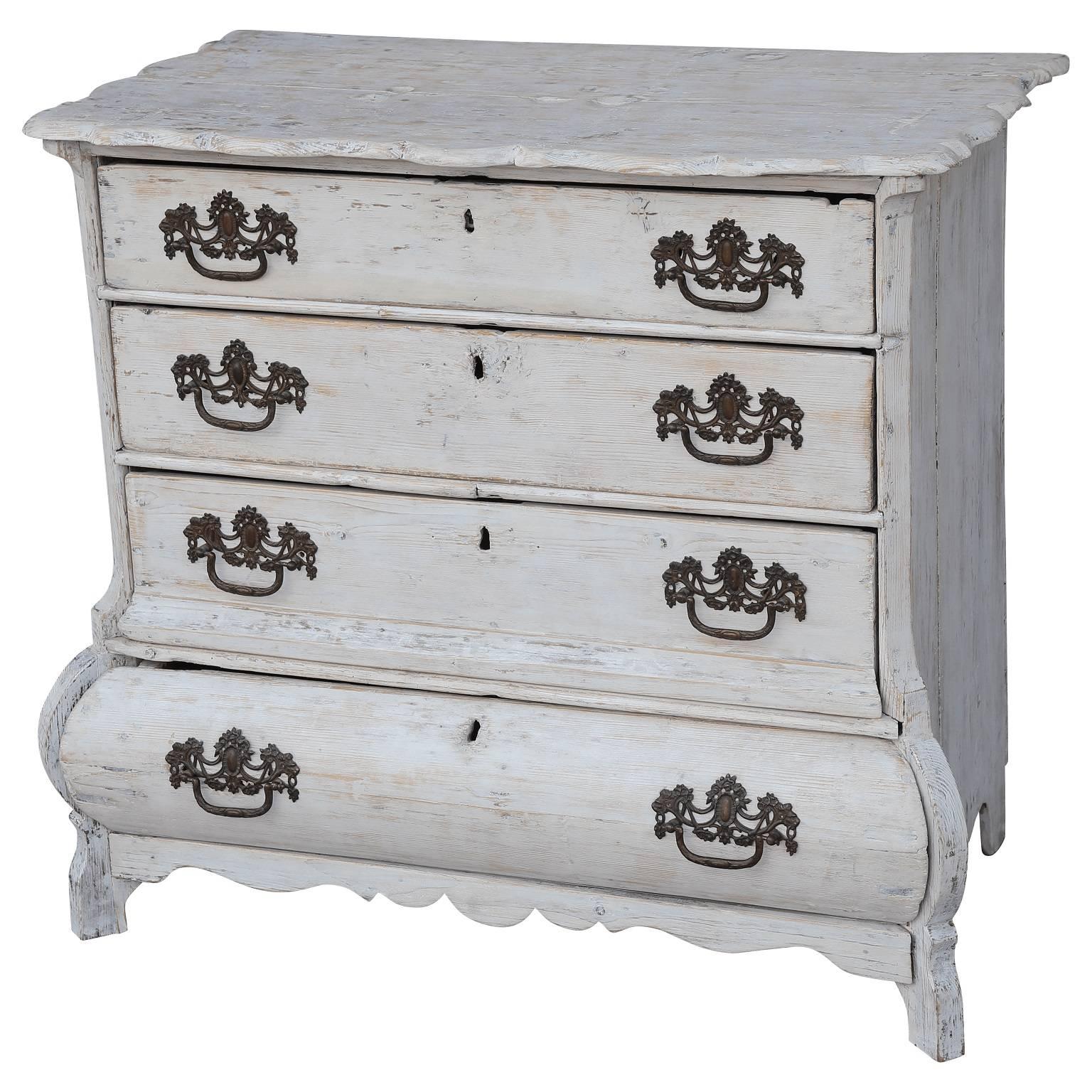 Early 19th Century Bombé Painted Dutch Commode 1
