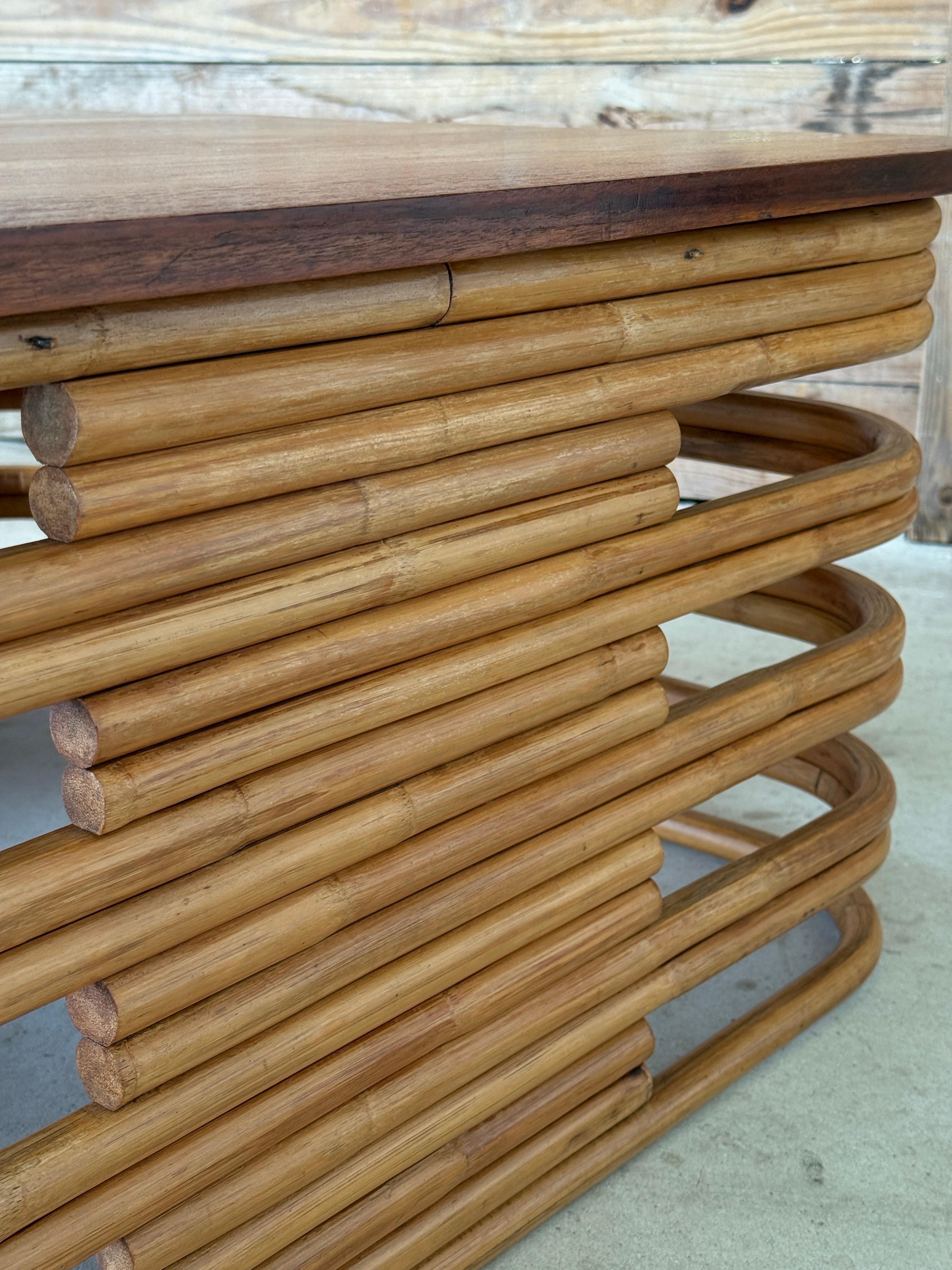 Table basse en rotin et acajou restaurée du milieu du 20e siècle, Organic Modern en vente 8