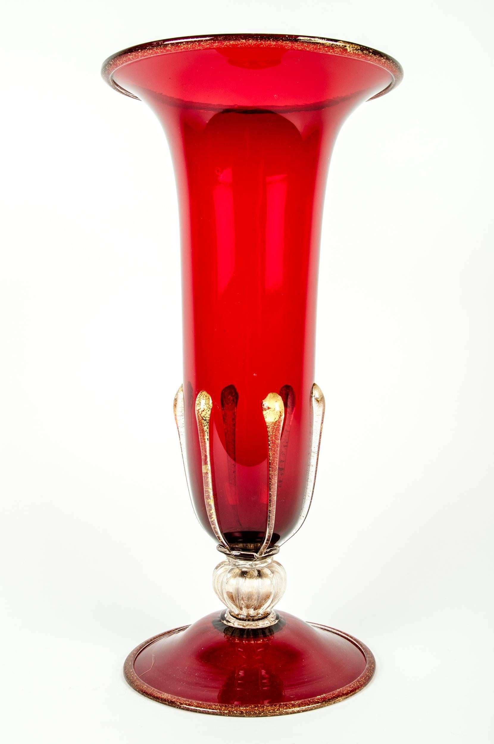 Vintage Venetian tall decorative piece or vase with gold flecks design details. The piece is in excellent vintage condition. The vase still have the maker's label tag underneath . The vase measure 16 inches high x 8 inches diameter.