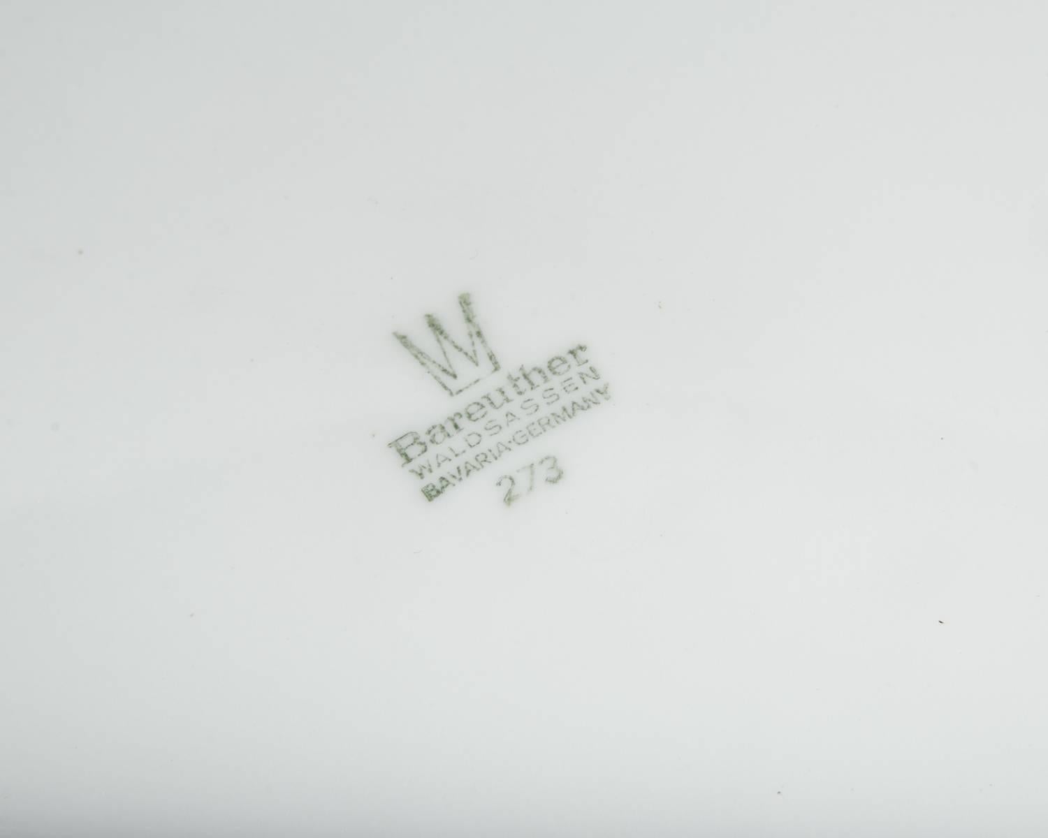 Grandes urnas cubiertas de porcelana esmaltada bávara de mediados del siglo XX, Alemania Occidental Porcelana en venta