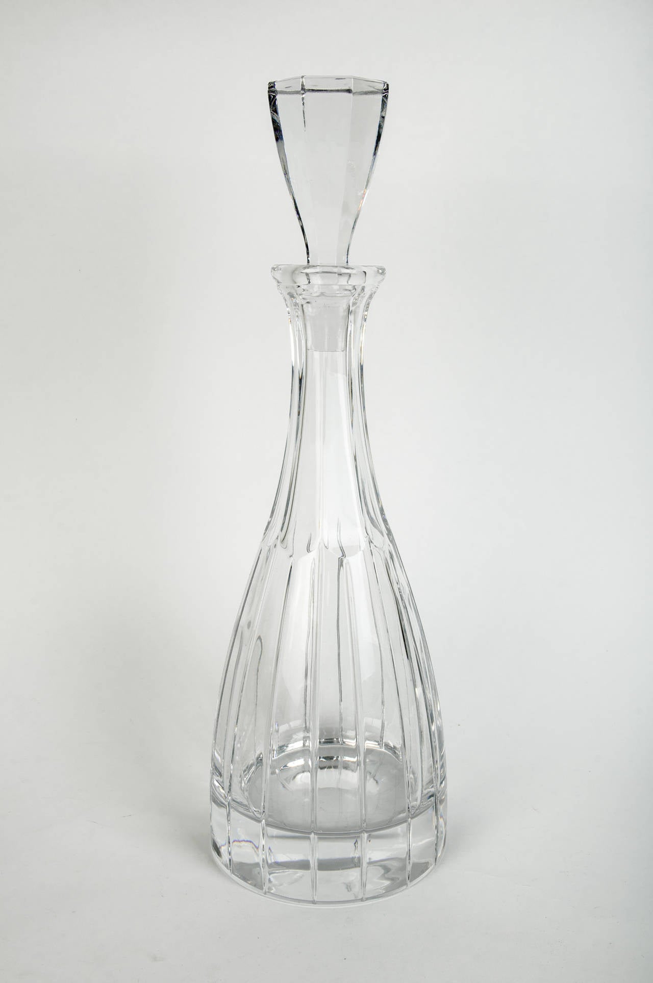 Cut Crystal Art Deco Style Drinks Decanter In Excellent Condition In Tarry Town, NY