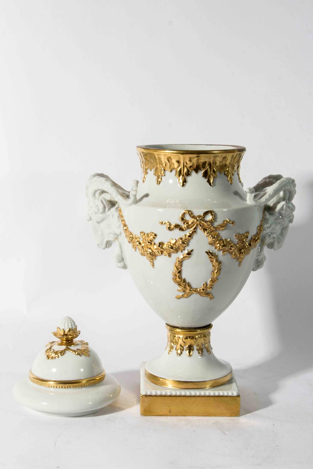 Antique English Porcelain and Gold Vase For Sale at 1stdibs