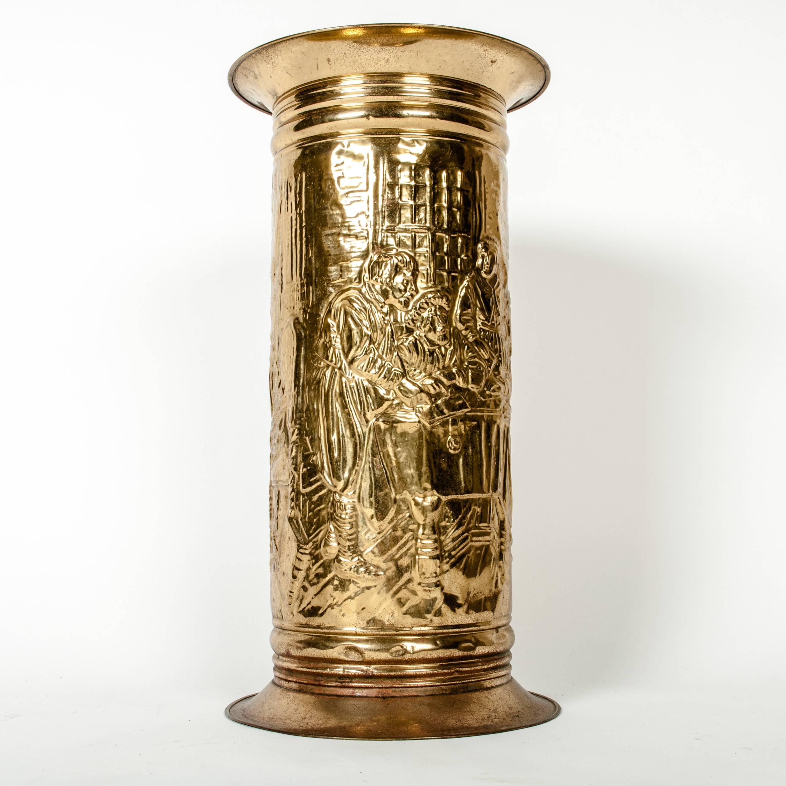 Vintage brass umbrella stand. The umbrella stand measure 19 inches high x 10 inches diameter.