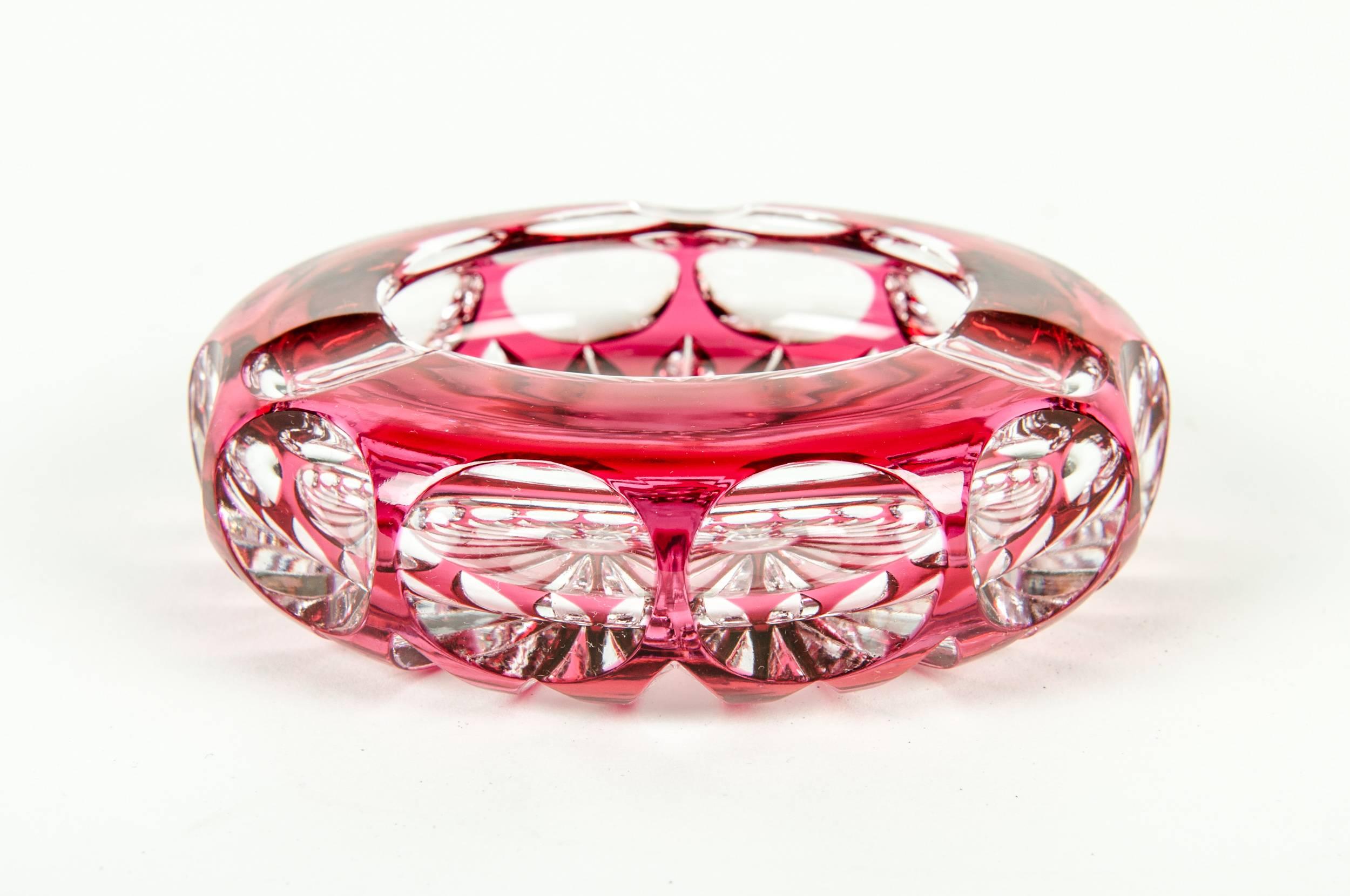 Vintage Saint Louis cut crystal cranberry ash tray. The ash tray measure 5 inches in diameter.