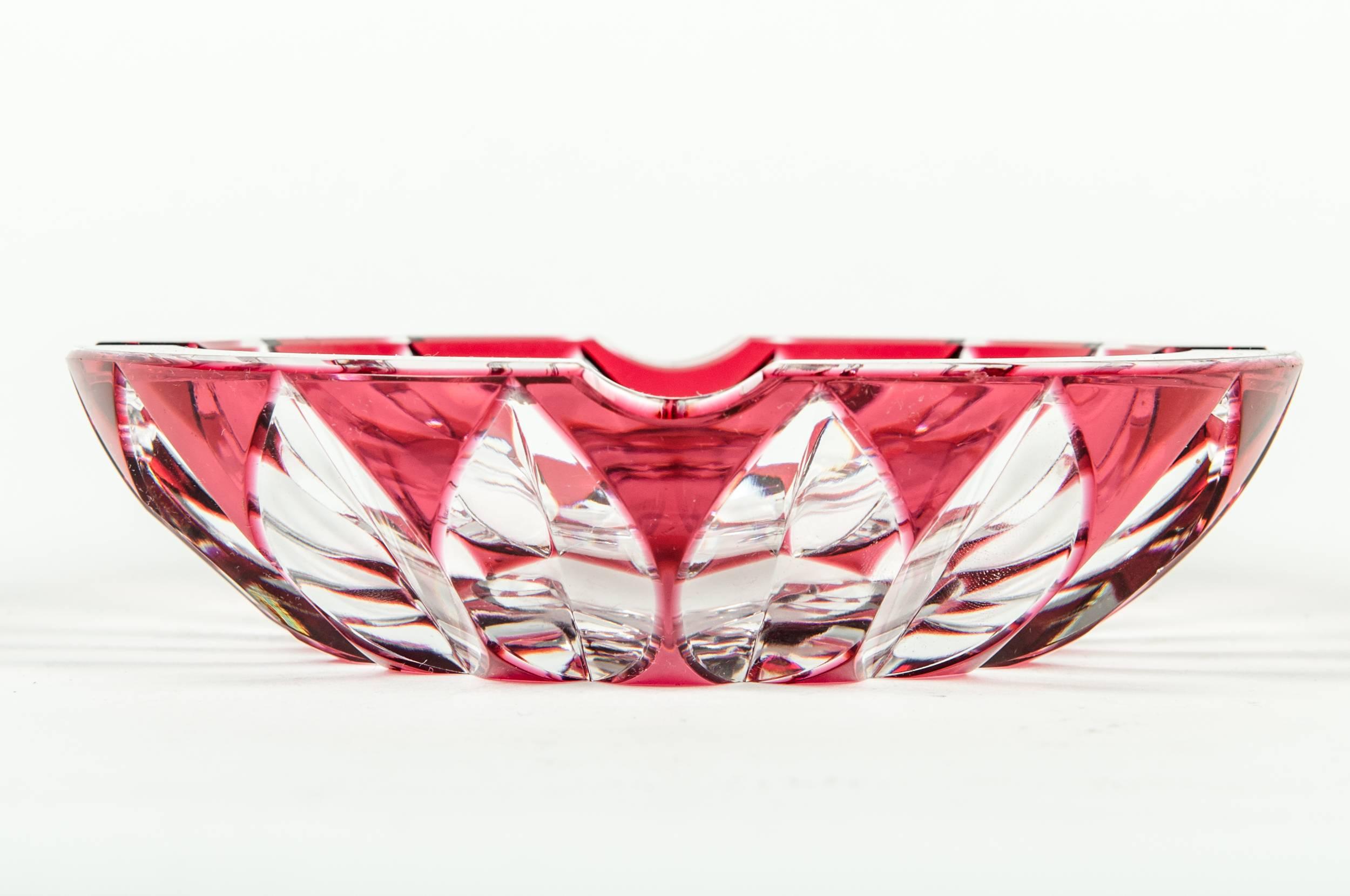 Vintage Saint Louis cut crystal cranberry ash tray. The ash tray measure 7 inches in diameter.