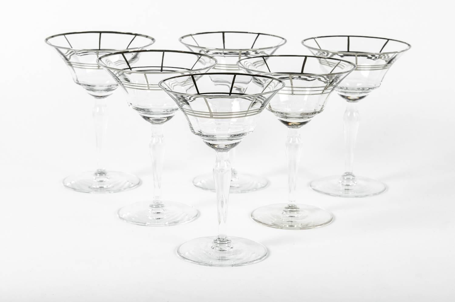 Vintage Art Deco Martini set of six glasses. Excellent condition. Each glass measure 6 inches high X 4.5 inches diameter.
