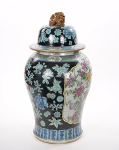 Large 19th Century Chinese Export Hand-Painted Enameled Lidded Decorative Urn