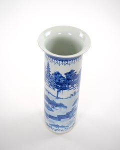 Vase en porcelaine décoré de motifs chinoiserie bleus et blancs, Chine, fin du XIXe siècle