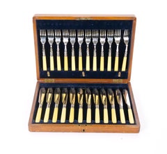 English Silver-Plated Tableware Fish Cutlery Set, Sheffield, circa 1910s