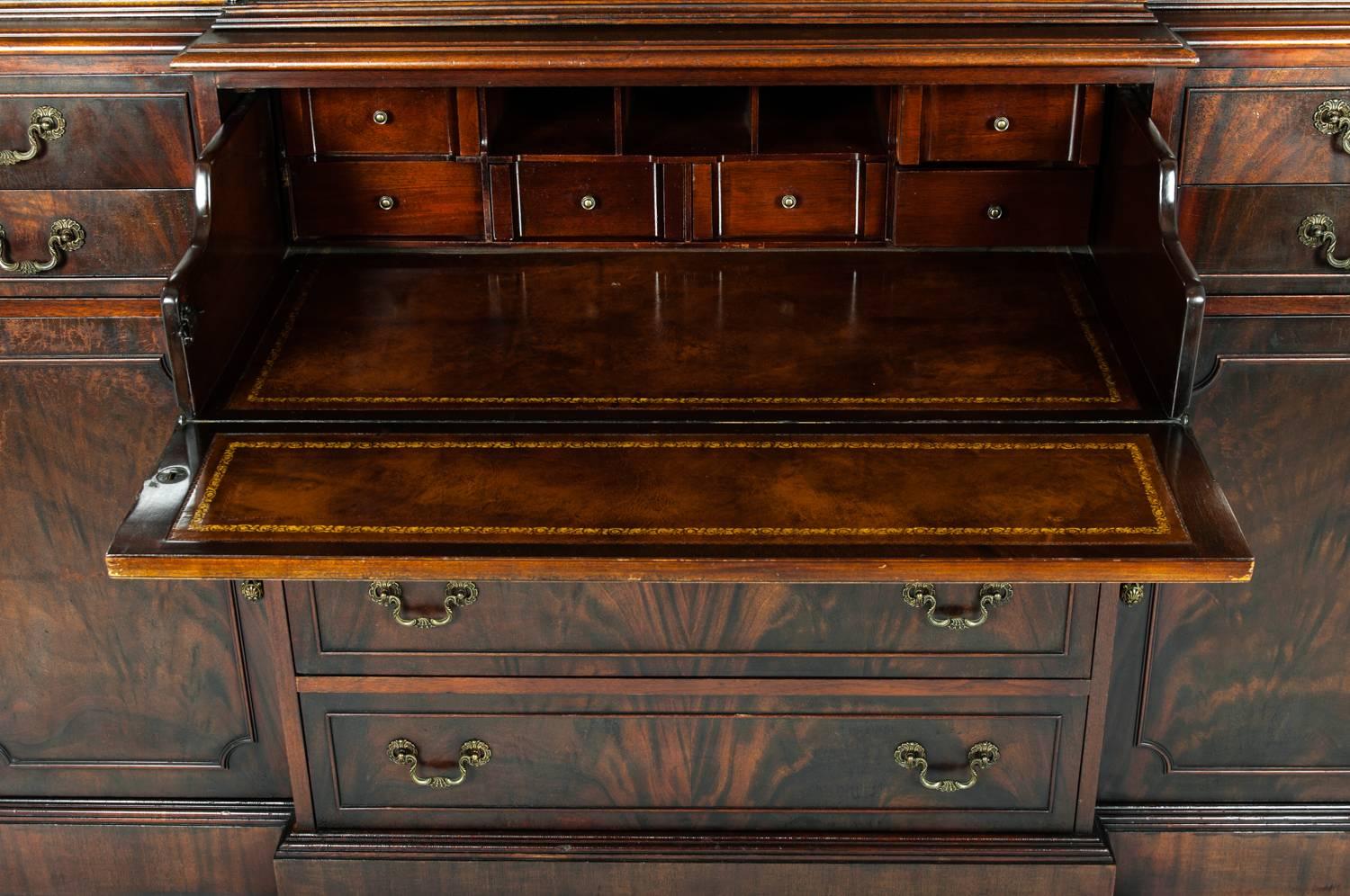 North American Antique American China Cabinet / Hutch