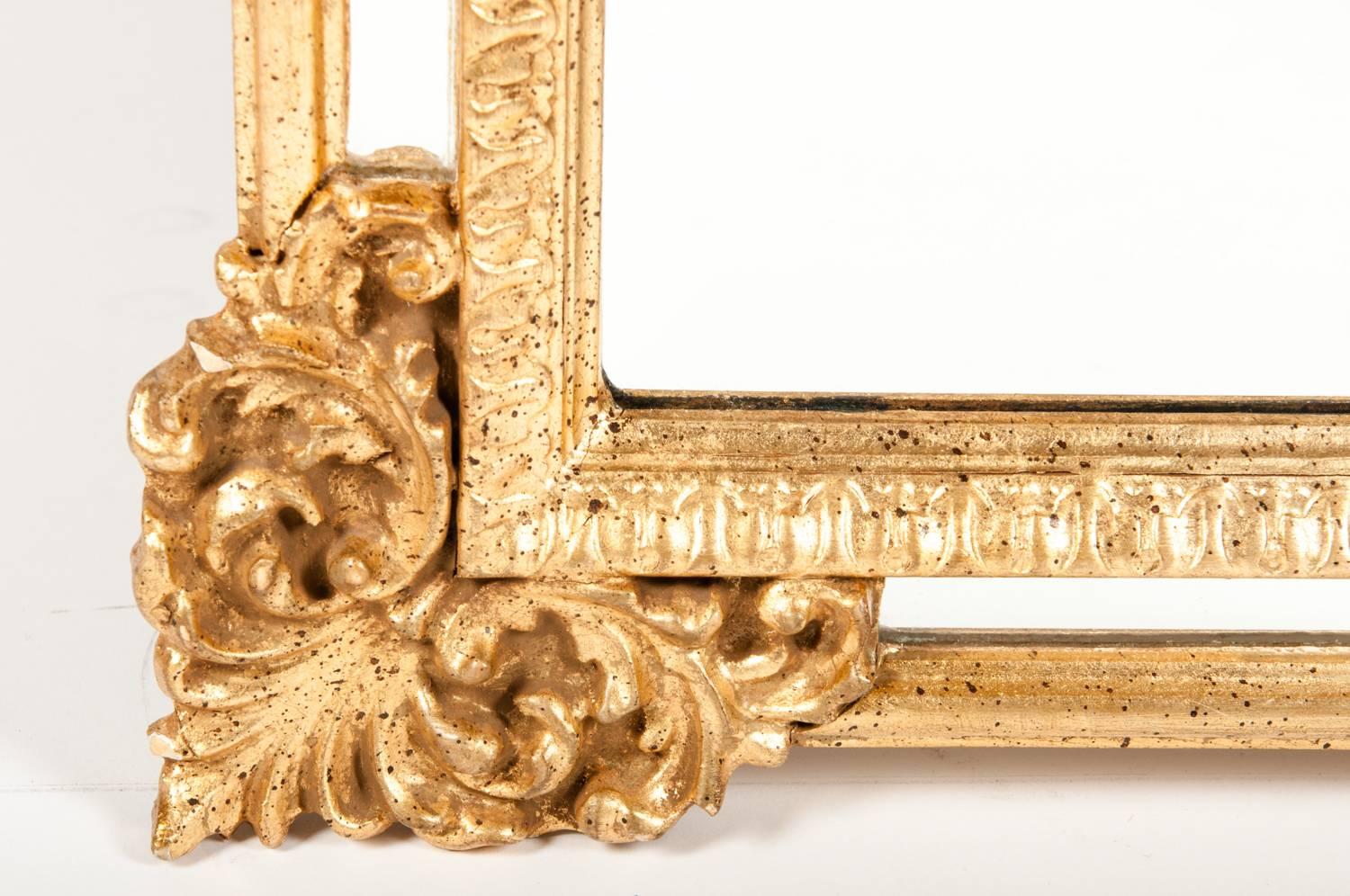 20th Century Vintage Ornately Carved Giltwood Frame Wall Mirror
