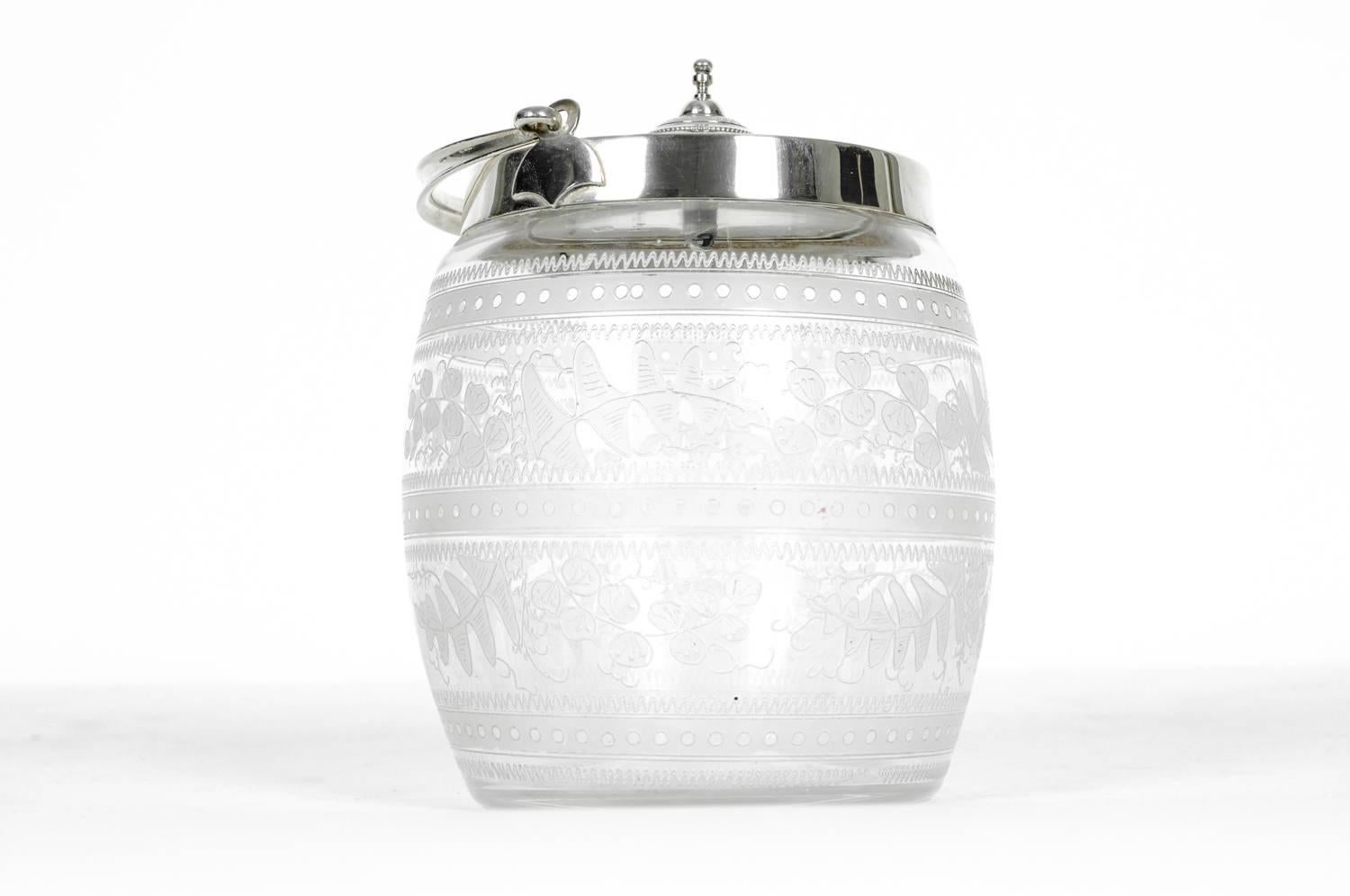 Old English Silver Plate Covered Cut Glass Ice Bucket In Excellent Condition In Tarry Town, NY