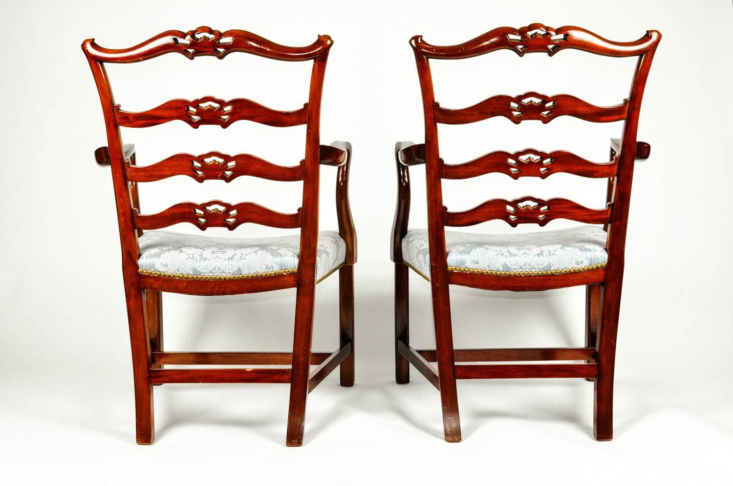 Antique Pair of English Carved Ribbon Back Chairs In Excellent Condition In Tarry Town, NY