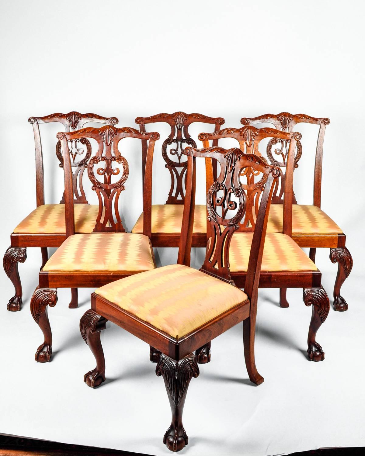 Vintage Set Eight Georgian Style Mahogany Baker Dining Room Chairs In Excellent Condition In Tarry Town, NY