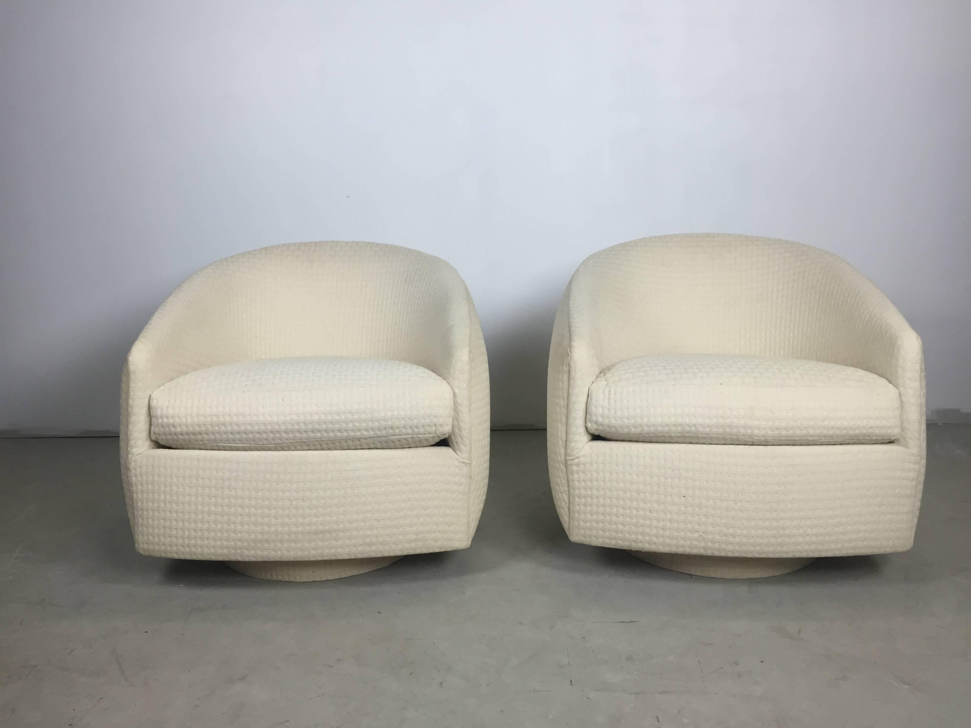 Pair of Milo Baughman Thayer Coggin Swivel Base Chairs In Good Condition In Asbury Park, NJ