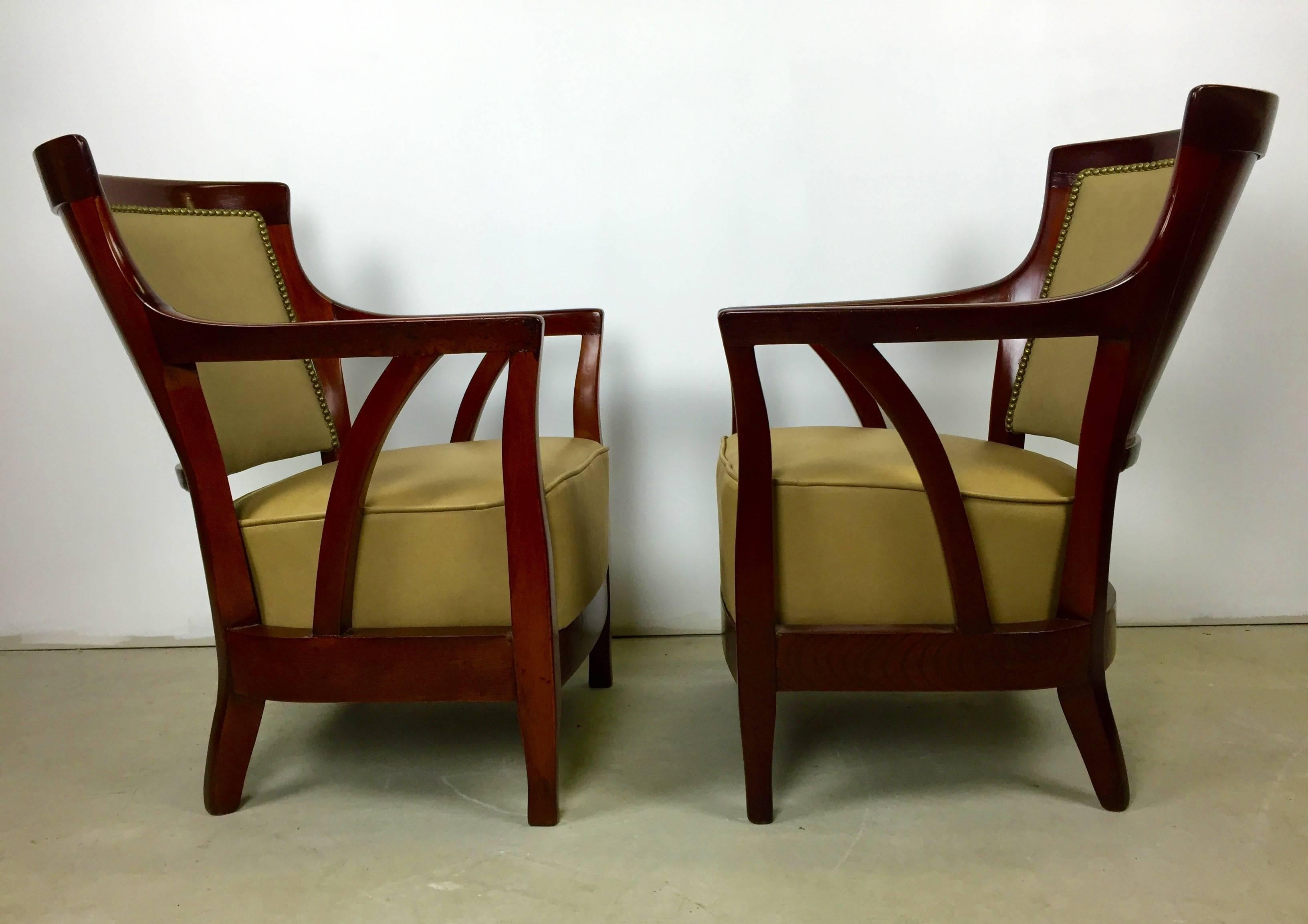 Early 20th Century Pair of Walnut and Leather Vienna Secessionist Club Chairs