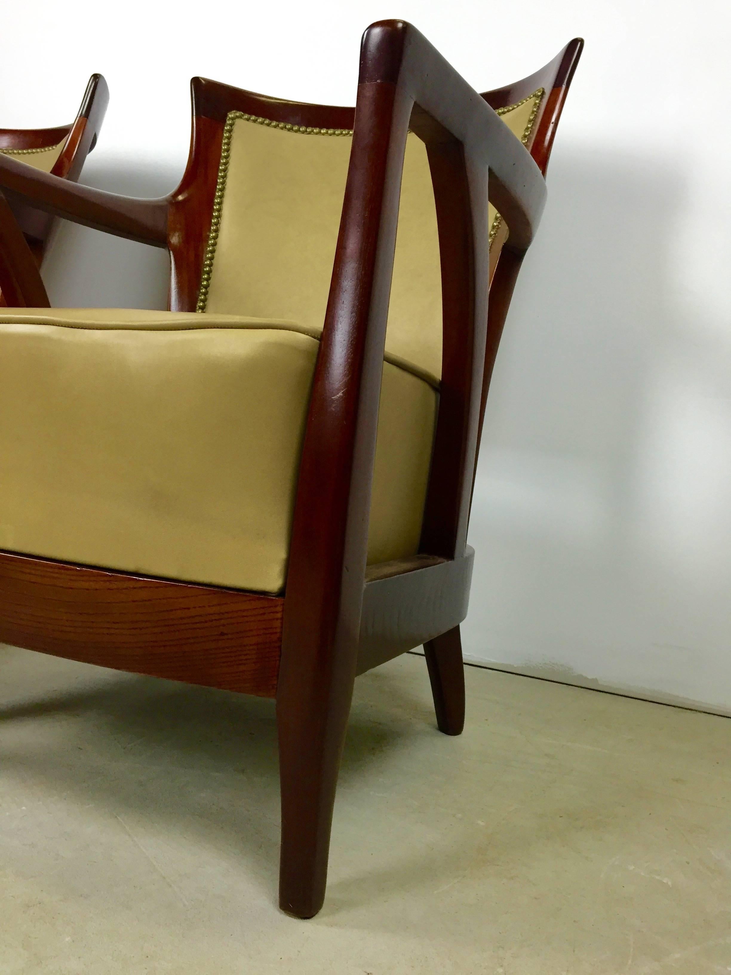 Pair of Walnut and Leather Vienna Secessionist Club Chairs In Excellent Condition In Asbury Park, NJ