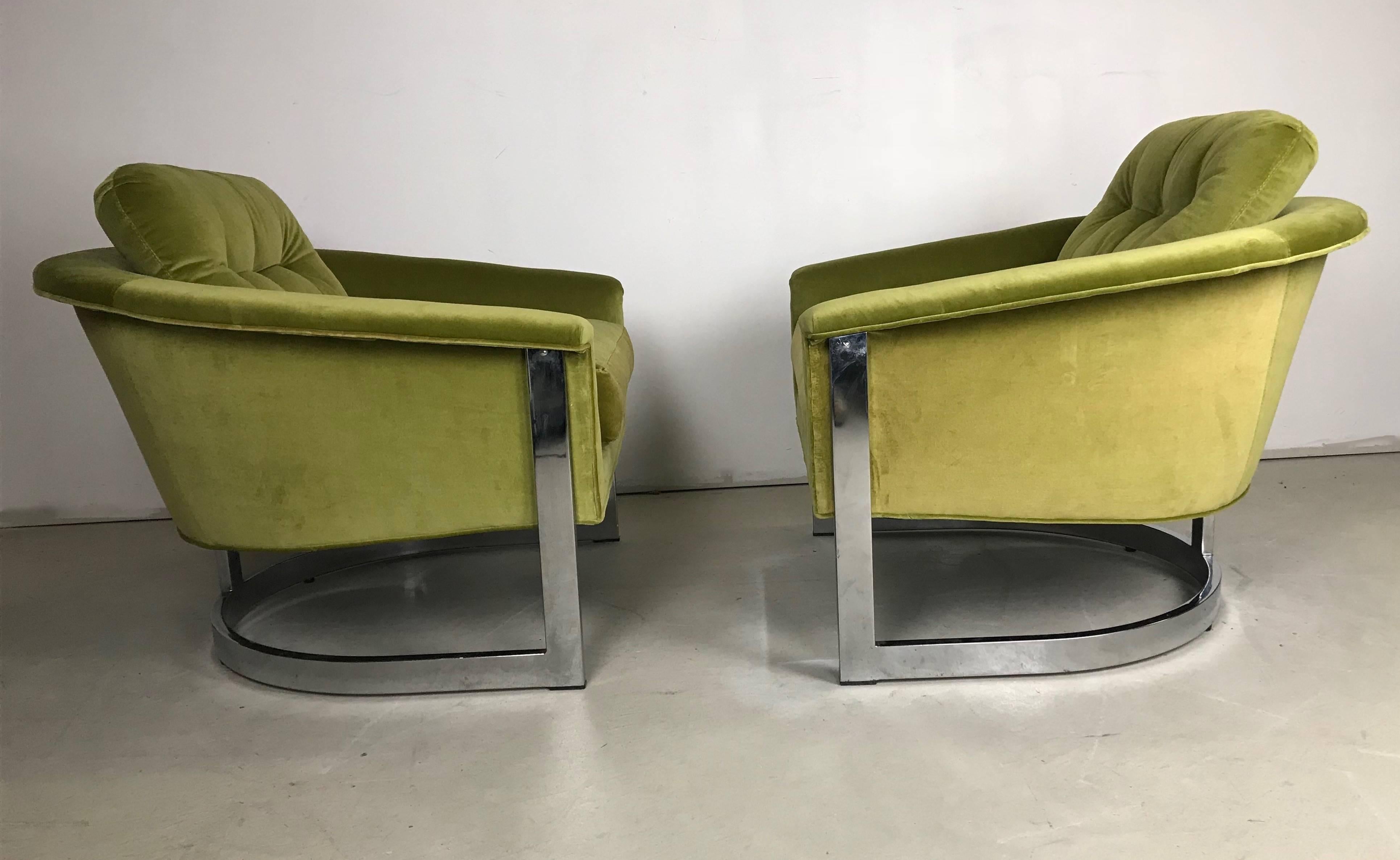 Pair of Italian 1960s Chrome and Green Velvet Club Chairs In Good Condition In Asbury Park, NJ