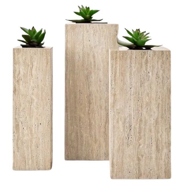PEDESTAL TRAVERTINA, 11,8 "x23,6 "H - Mesa auxiliar de zócalo de tamaño personalizado by HaandCraft en venta