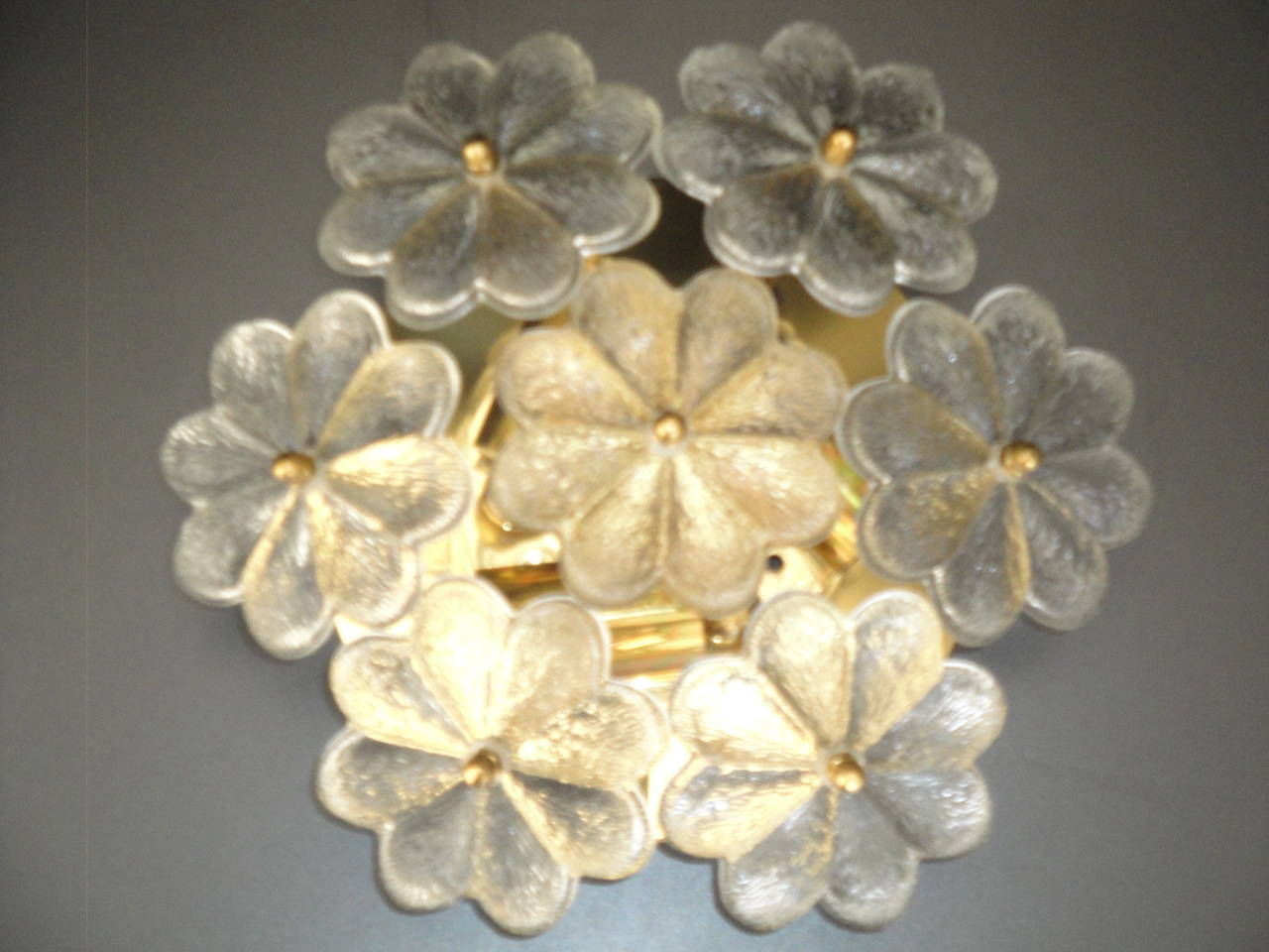 Mid-Century Modern Petite applique lumineuse en verre floral Ernst Palme en vente
