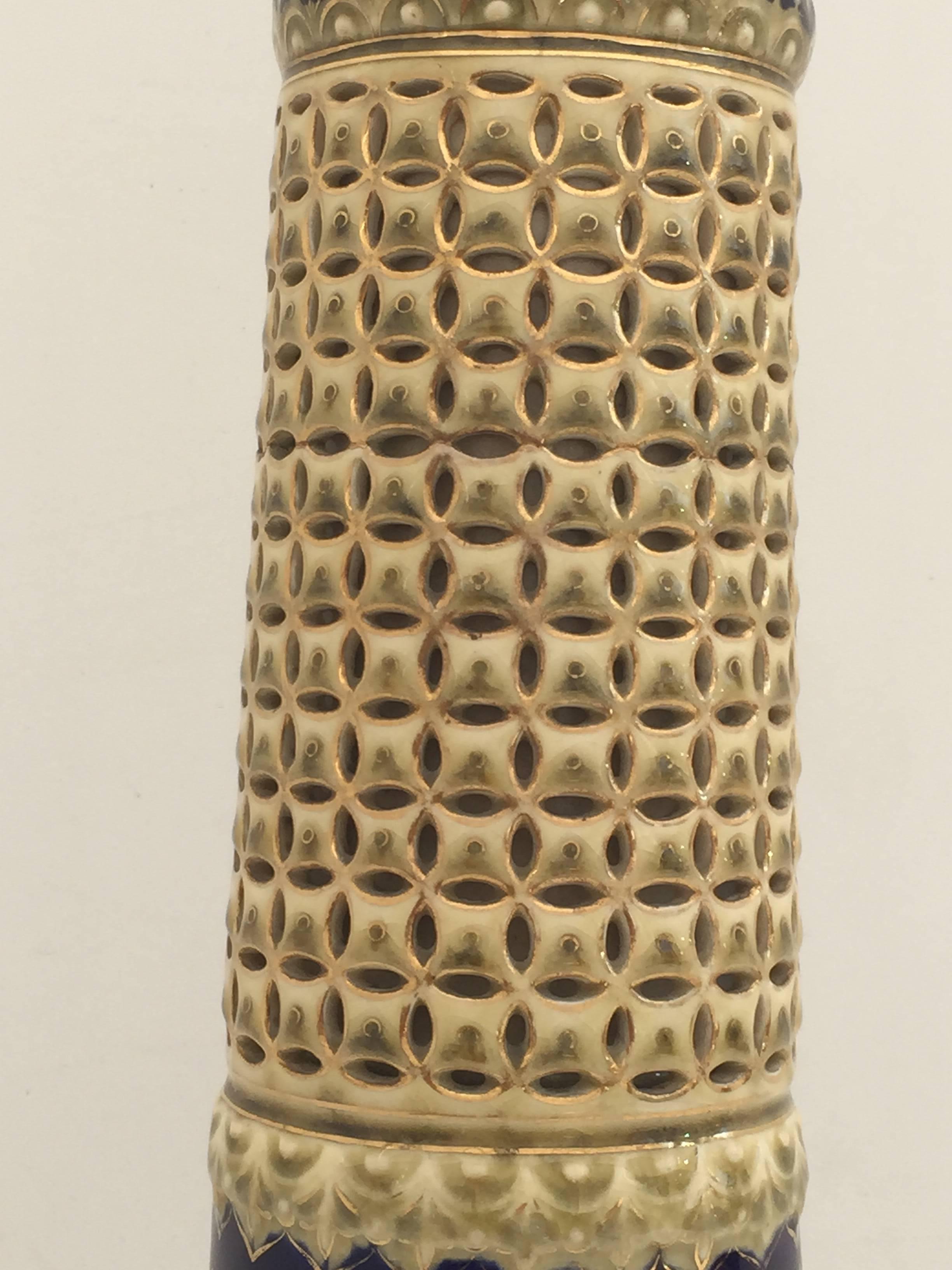 Milieu du XXe siècle Lampe géante en céramique et or avec motif floral islamique style Marbro en vente