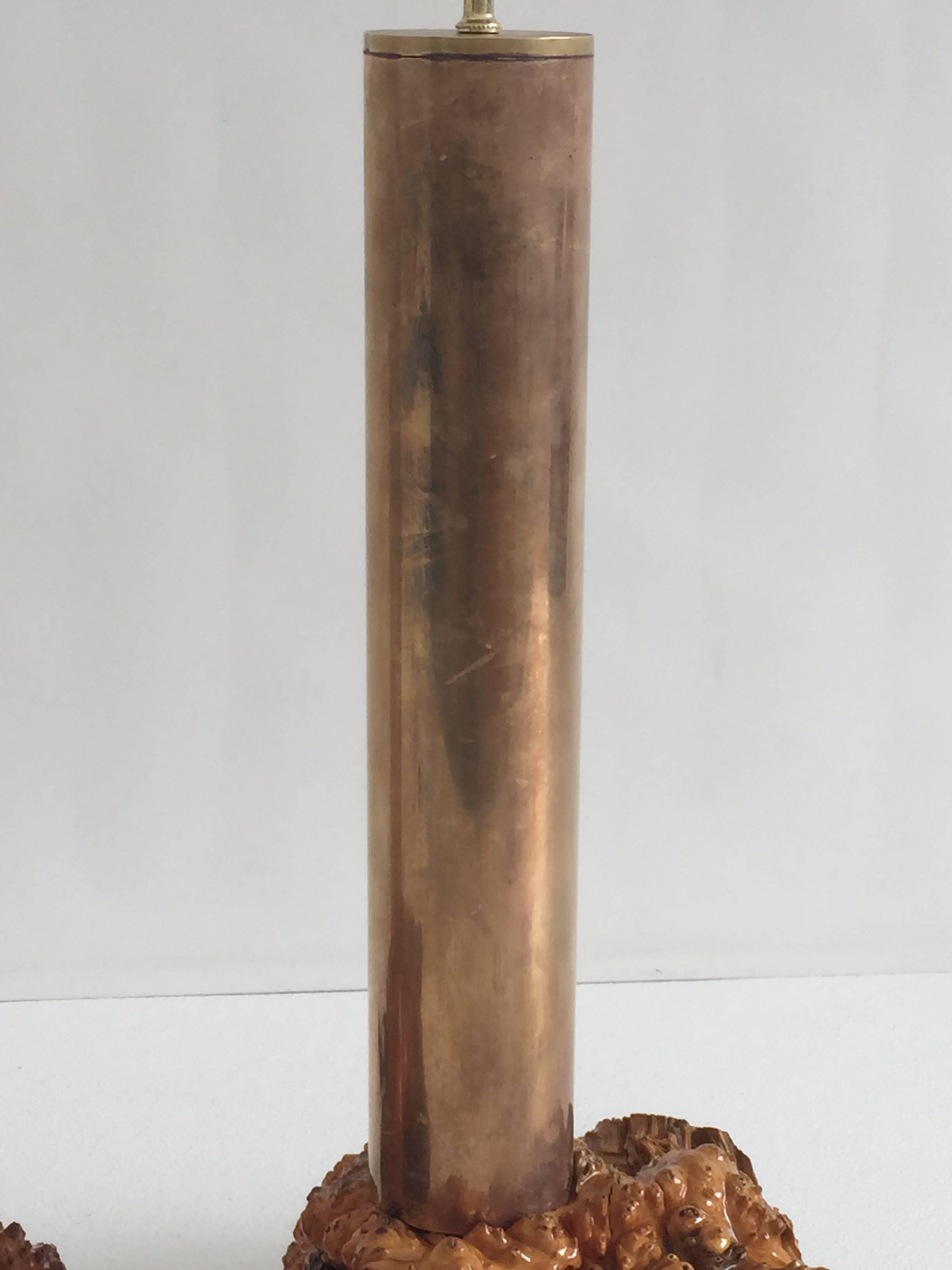 Américain Lampes cylindriques modernes en laiton et bois de ronce de Californie Studio en vente