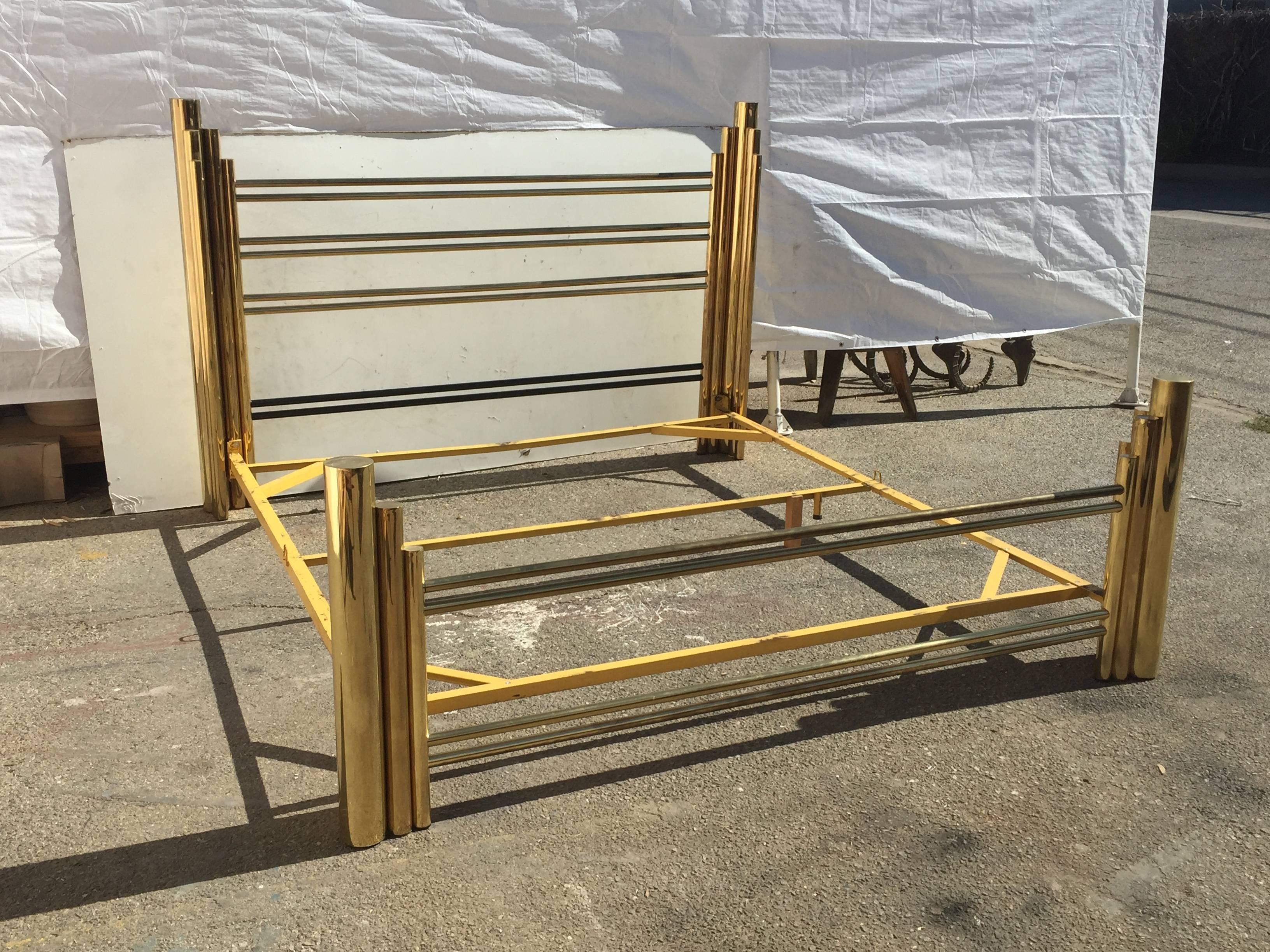 Tubular Brass Art Deco Style Skyscraper King-Size Bed In Excellent Condition In North Hollywood, CA