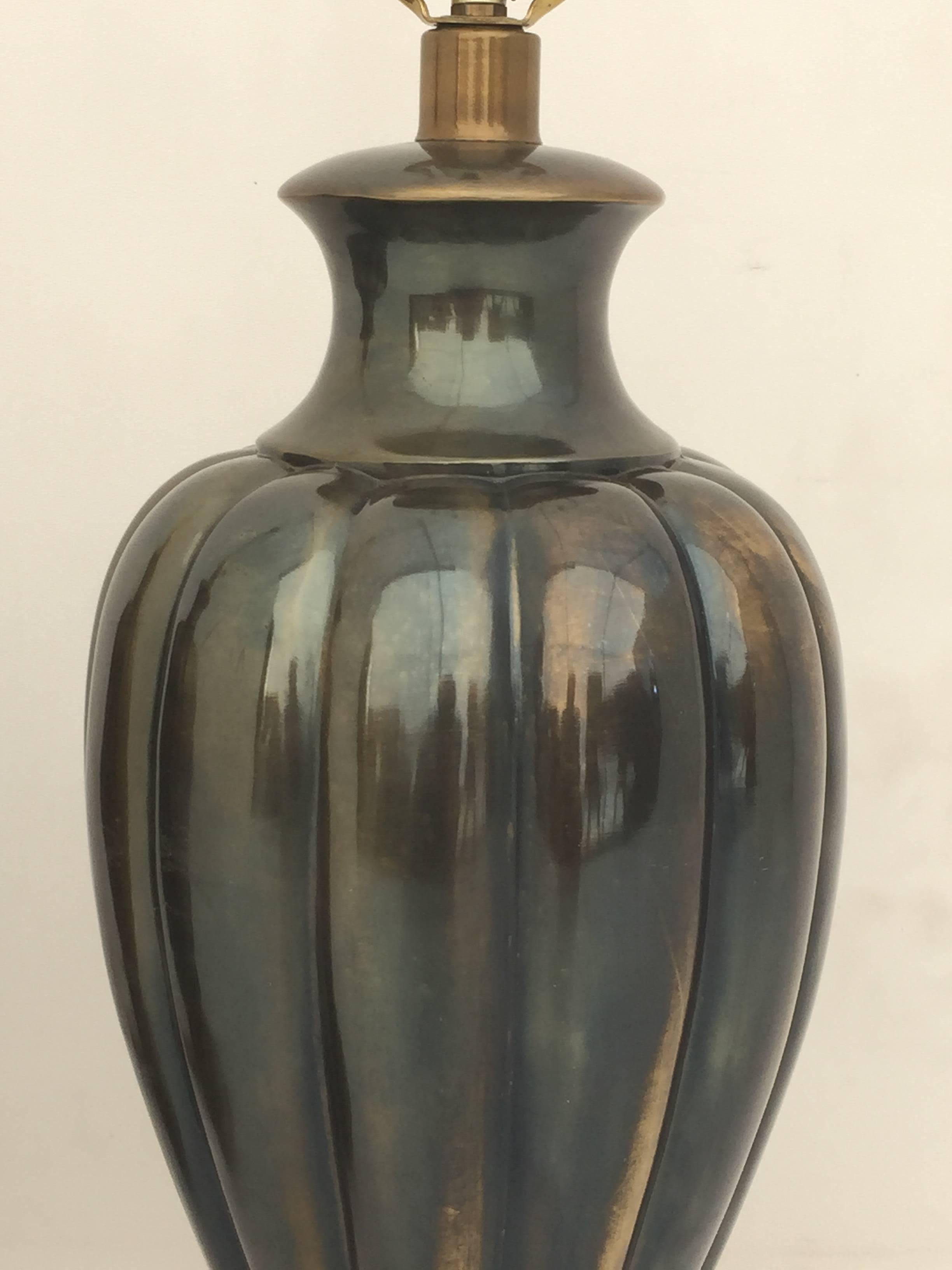 Américain Paire de lampes en forme de jarre à gingembre en finition bronze ancien en vente