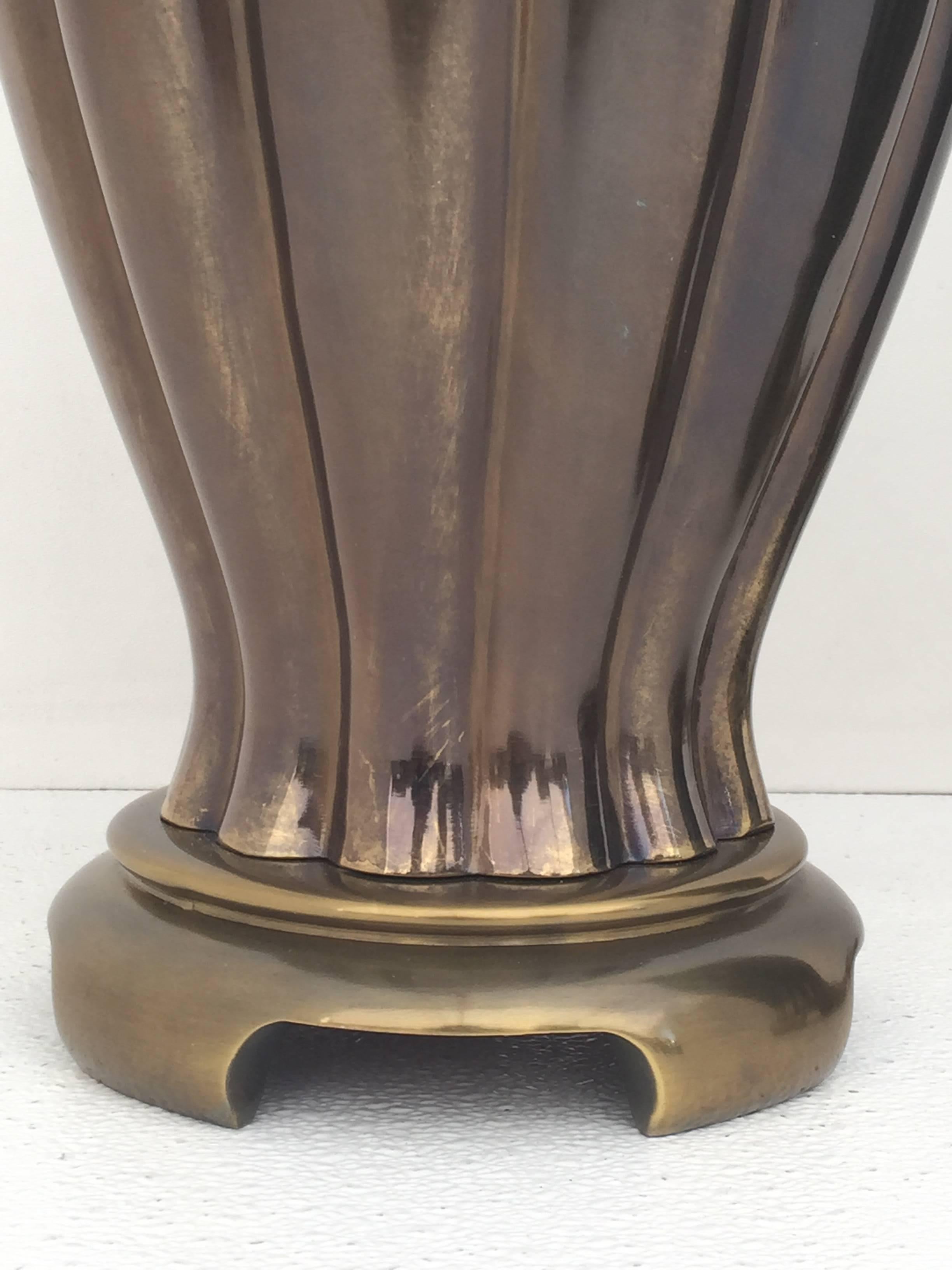 Effet bronze Paire de lampes en forme de jarre à gingembre en finition bronze ancien en vente