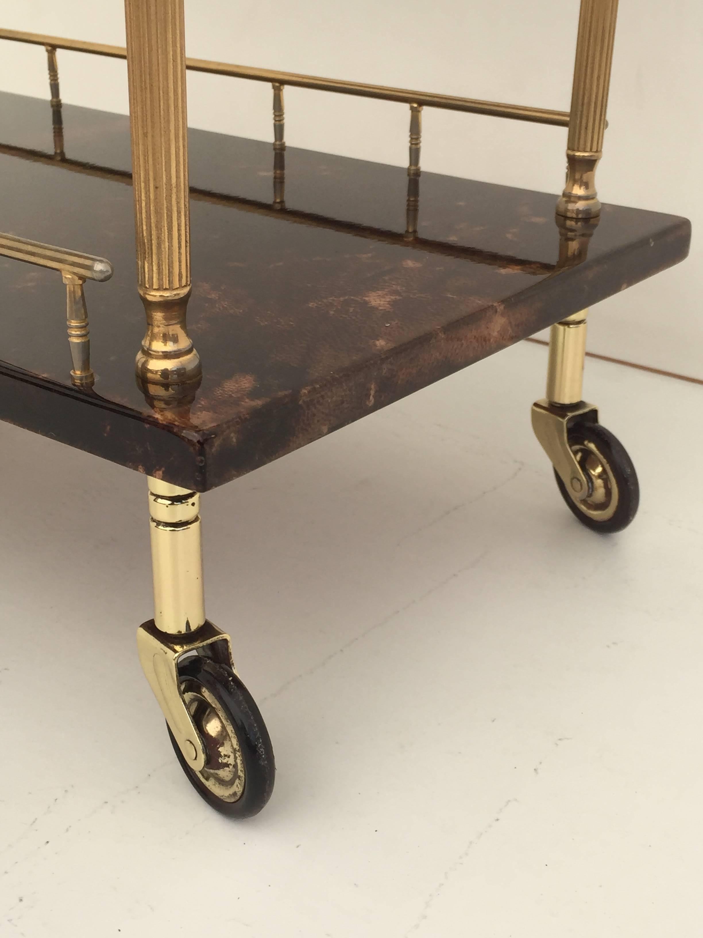 Petite Aldo Tura Parchment Bar Cart Trolley im Zustand „Gut“ in North Hollywood, CA