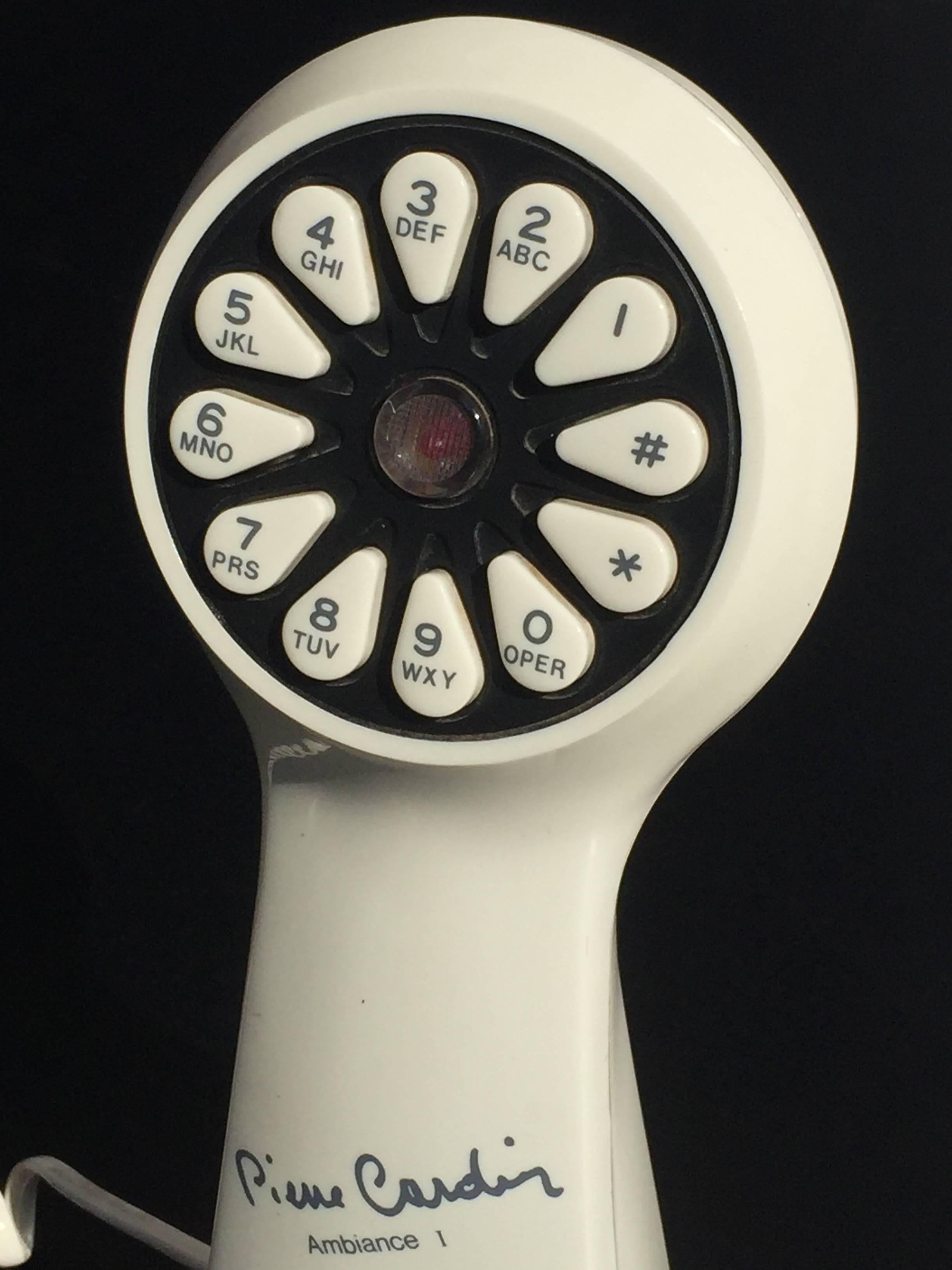 Plastique Rare téléphone Pop Art à ambiance futuriste de Pierre Cardin en vente