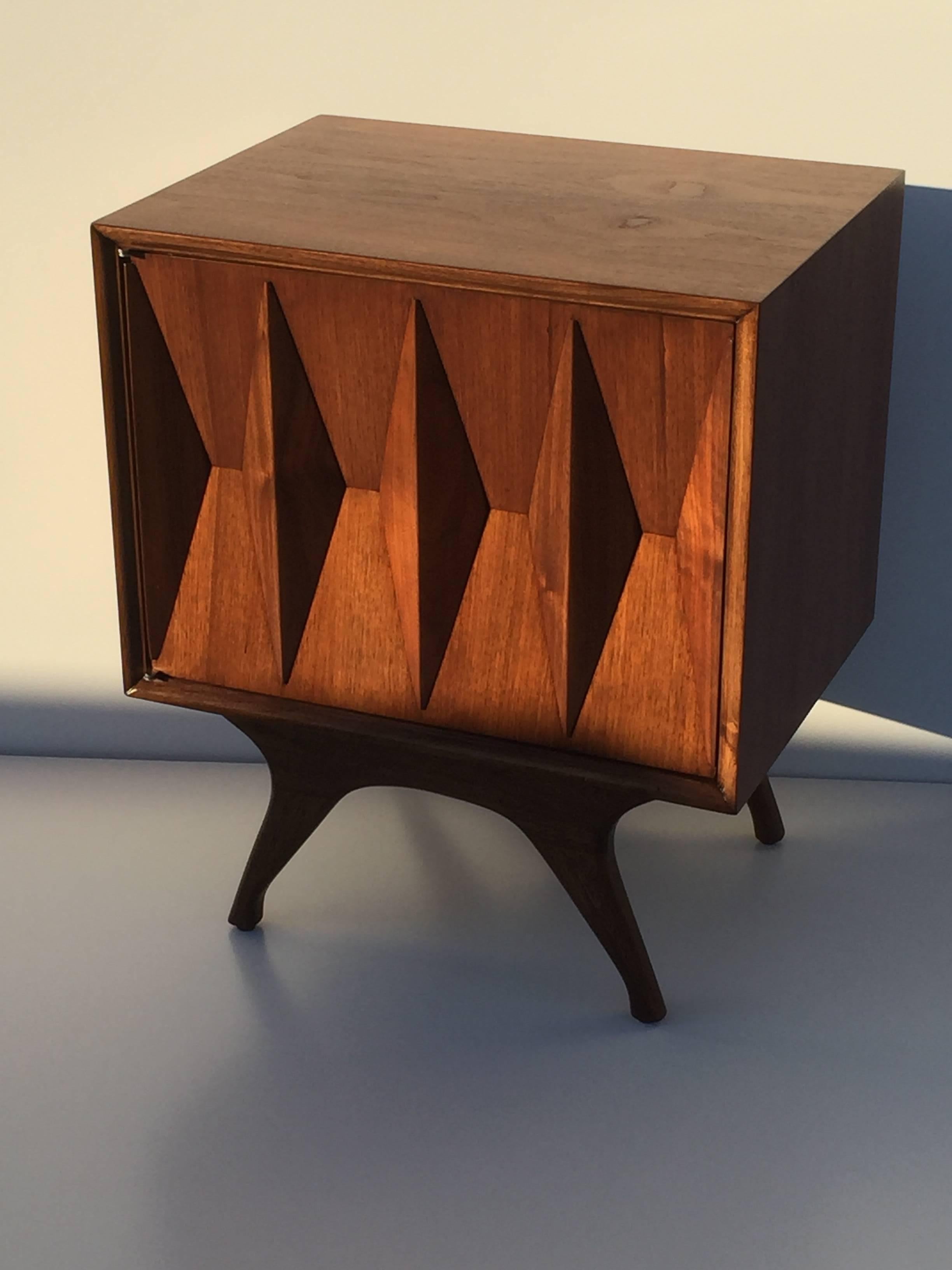 Pair of Albert Parvin designed sculptural diamond front nightstands end tables for American of Martinsville.