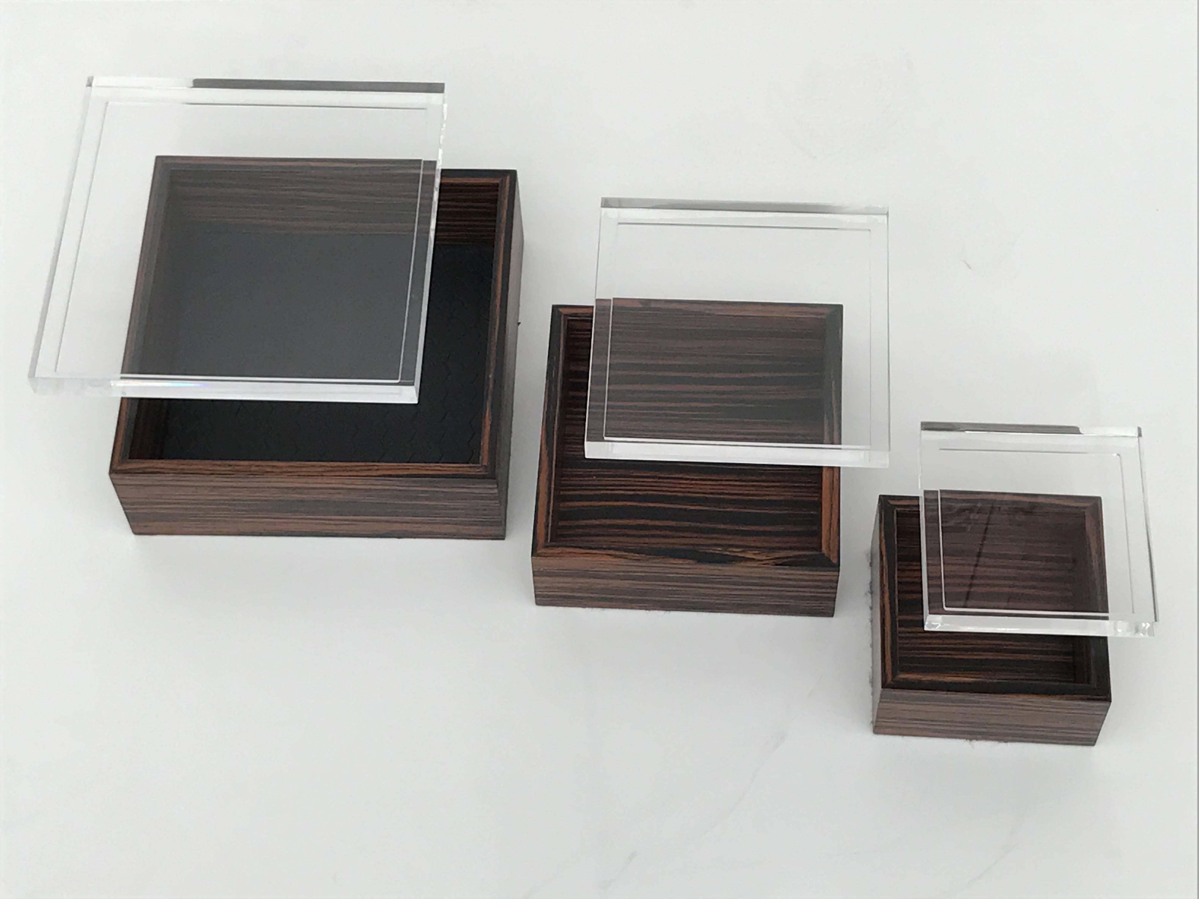 Polished Set of Three Macassar Ebony and Lucite Jewelry Boxes For Sale