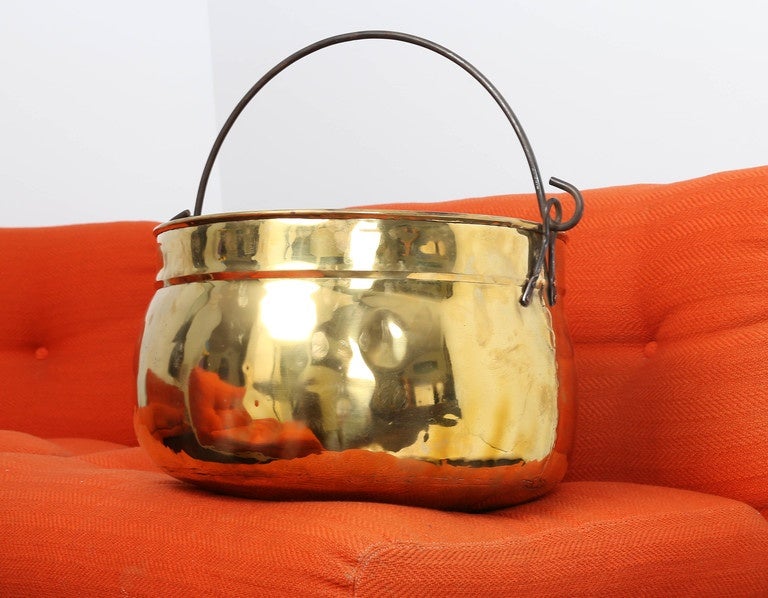 Polished Brass Kettle In Good Condition For Sale In New York City, NY