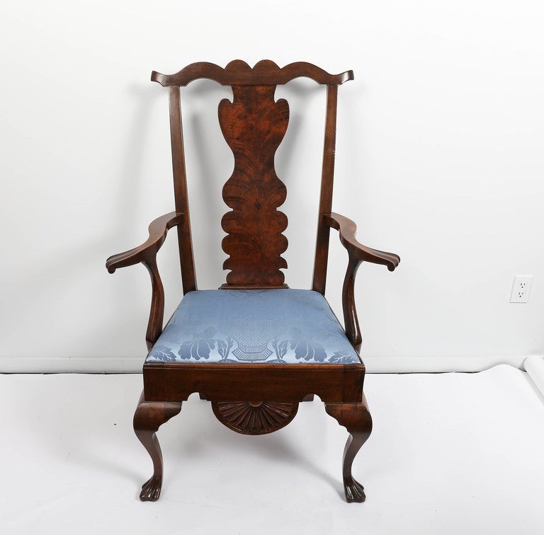 Pair of 18th Century Chippendale Style Mahogany Urn Back Armchairs 6