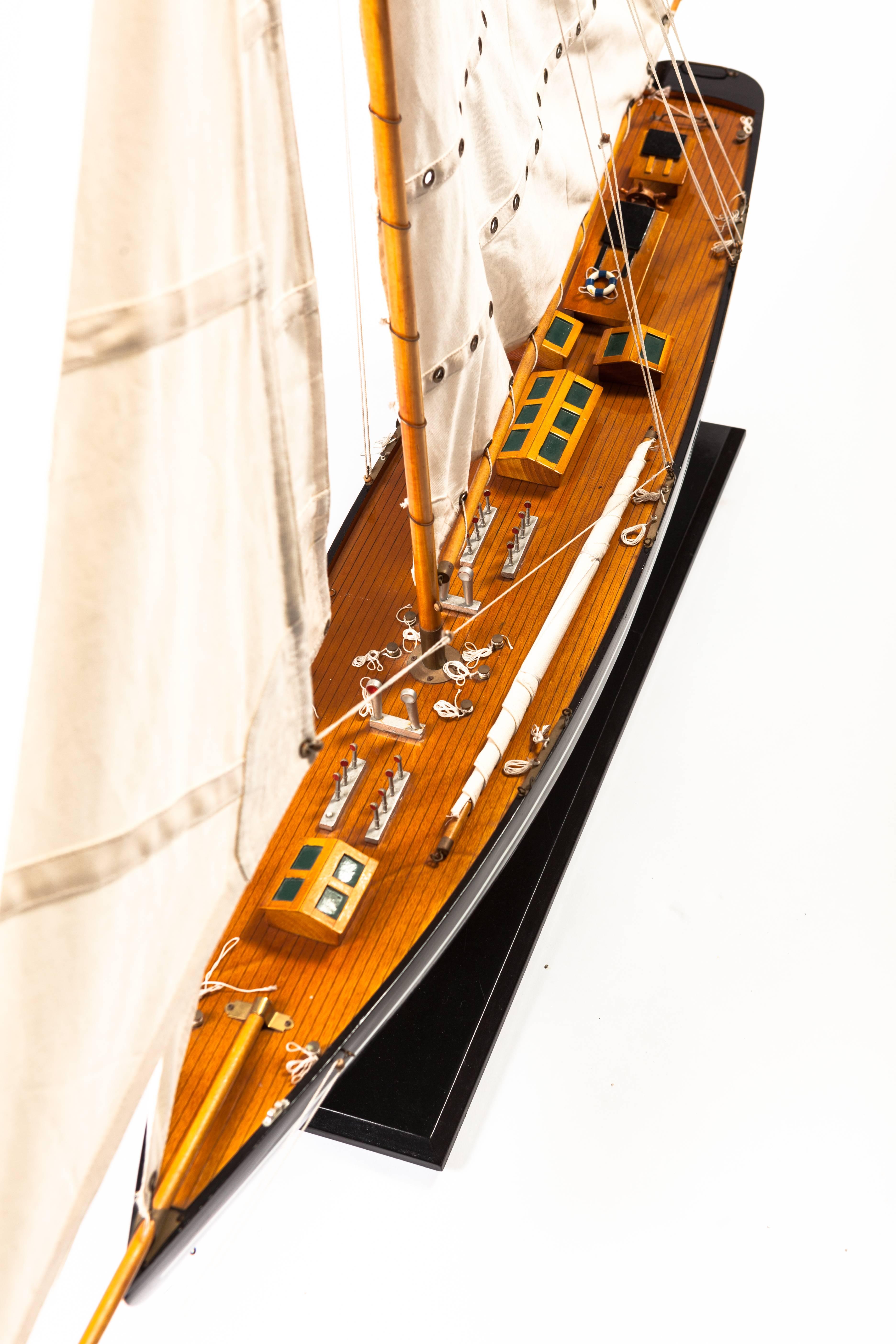 American Large-Scale Pond Yacht Model For Sale